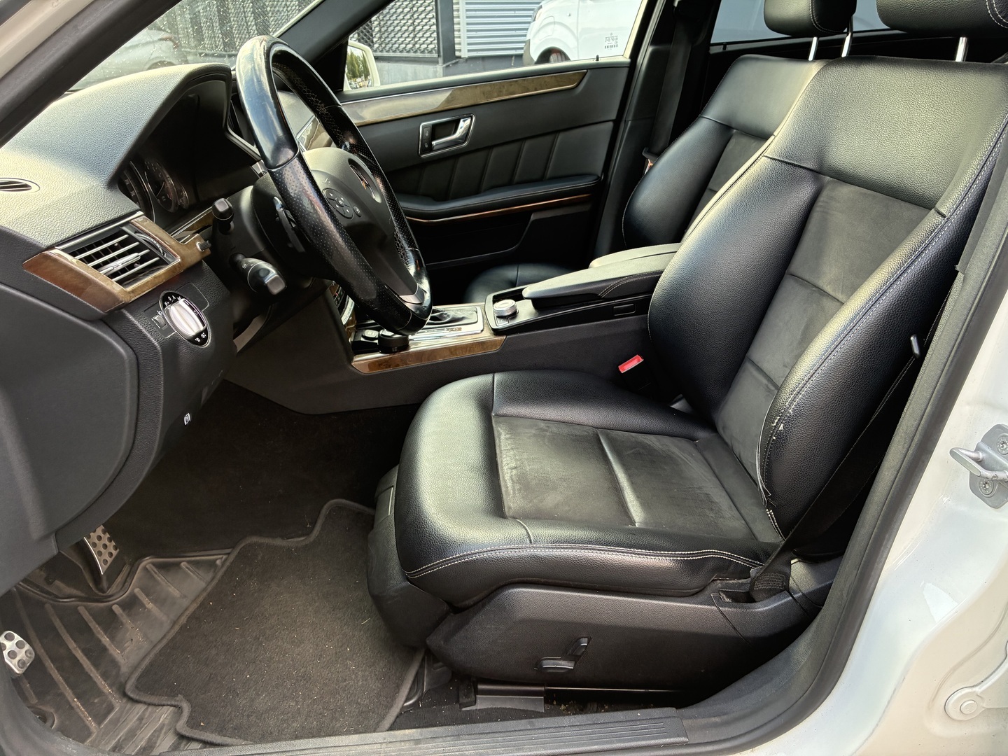 MERCEDES-BENZ E 2009