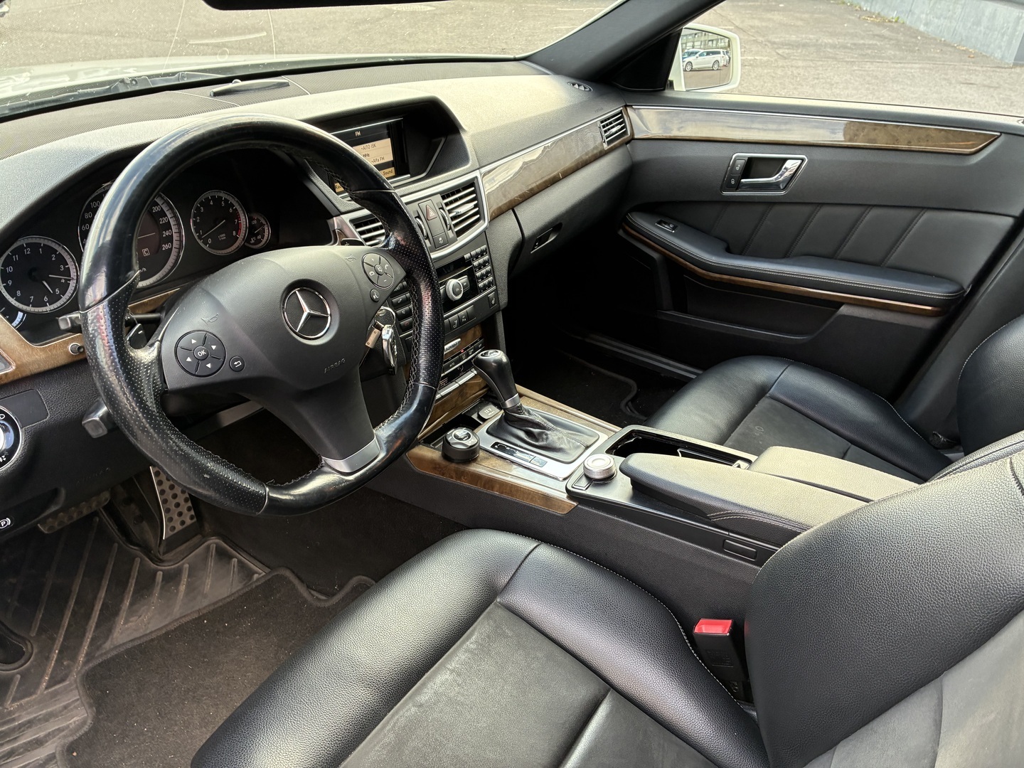 MERCEDES-BENZ E 2009