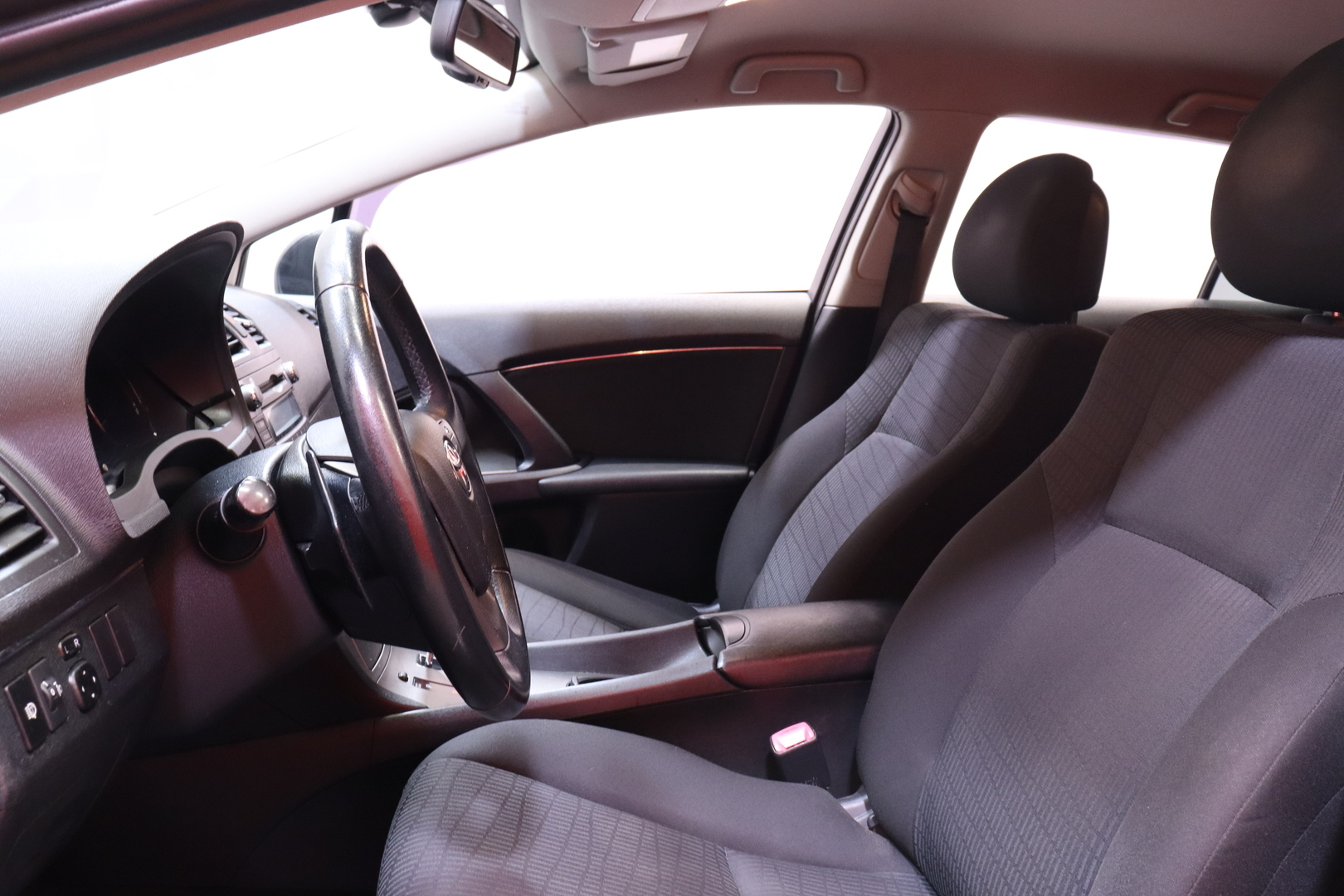 TOYOTA Avensis 2009