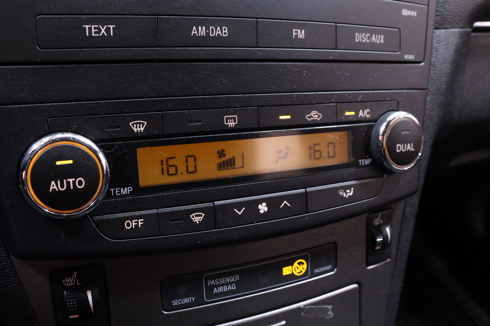 TOYOTA Avensis 2009
