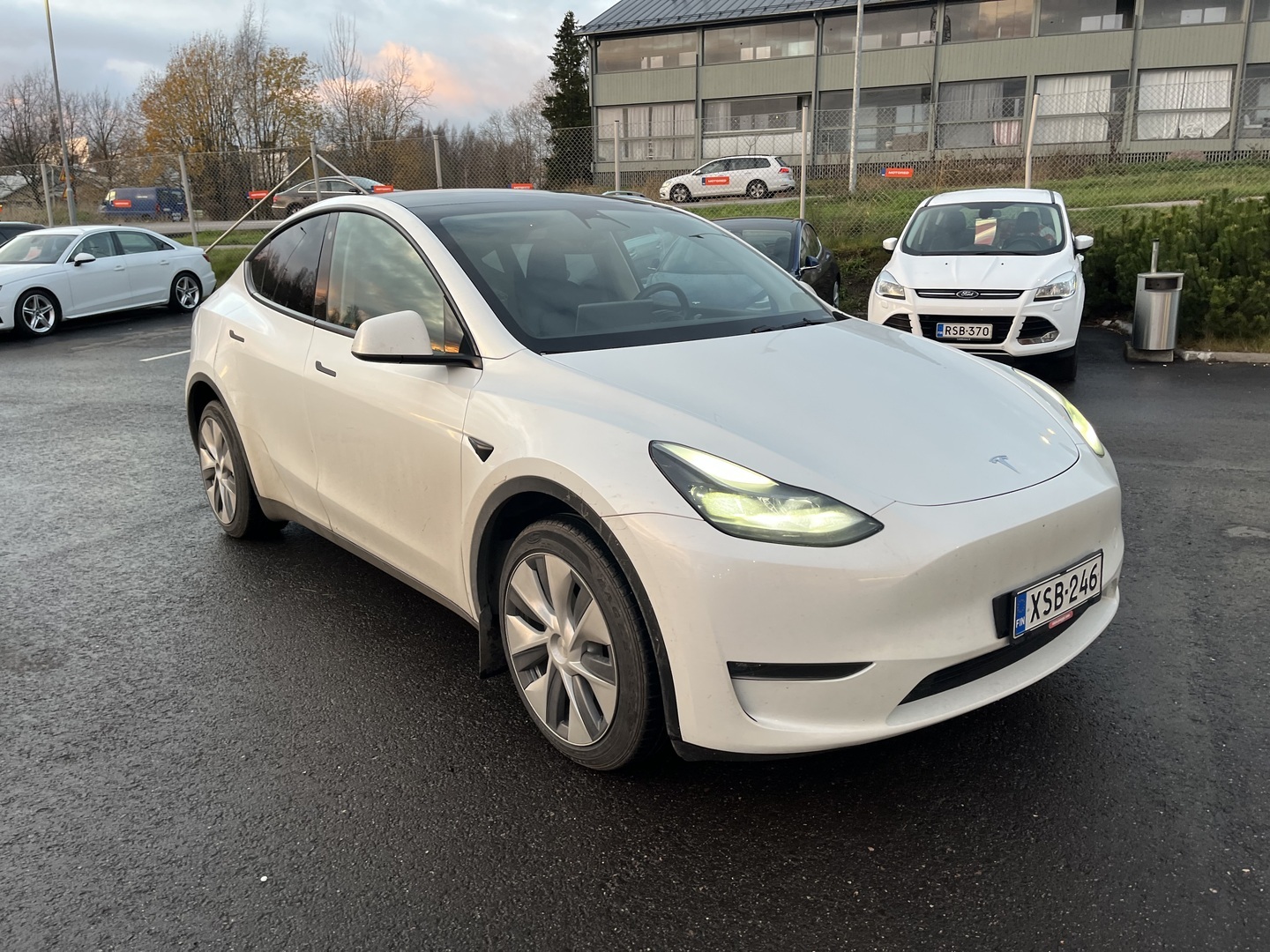 TESLA Model Y 2023