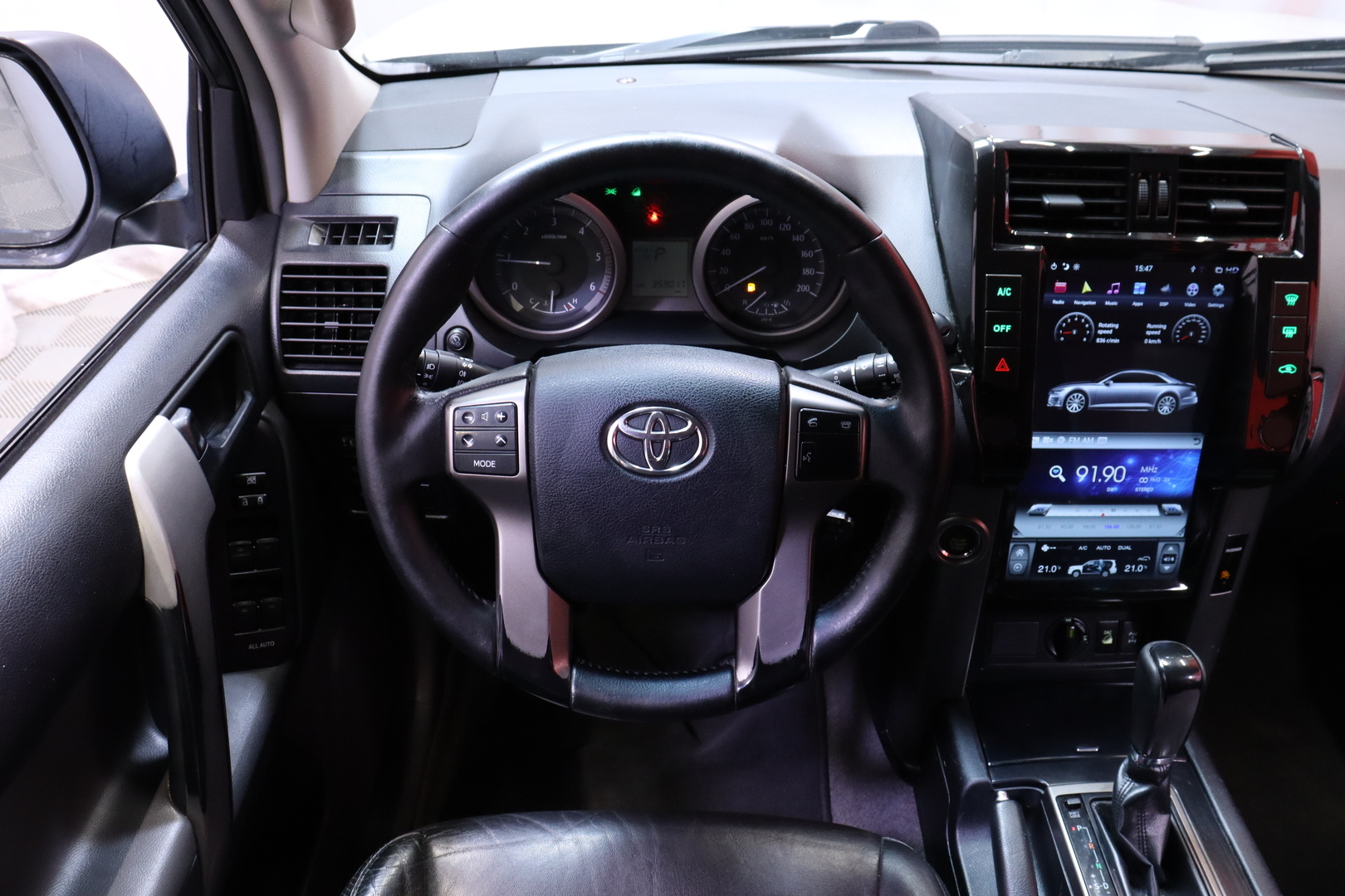 TOYOTA Land Cruiser 2011
