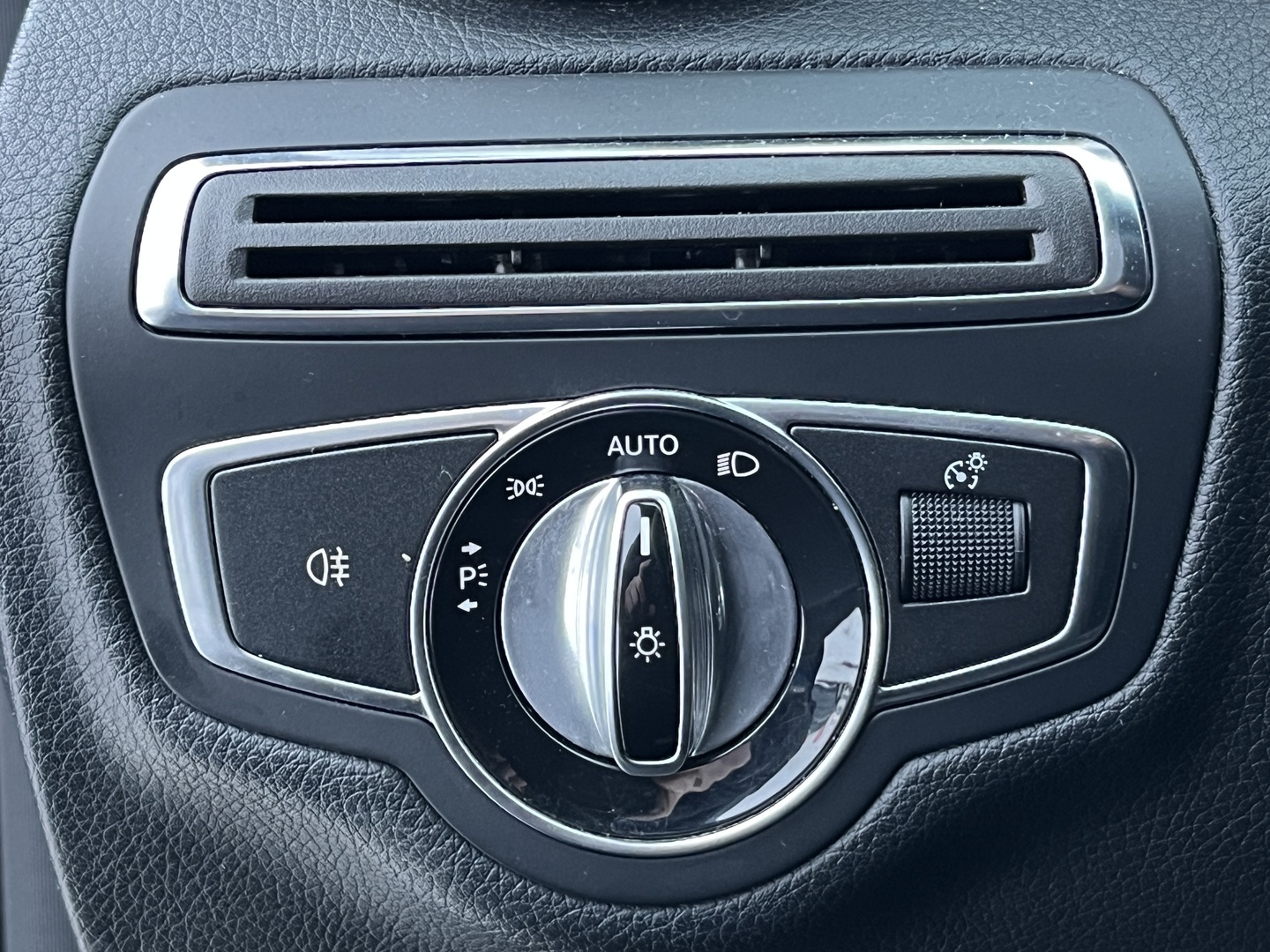 MERCEDES-BENZ C 2015