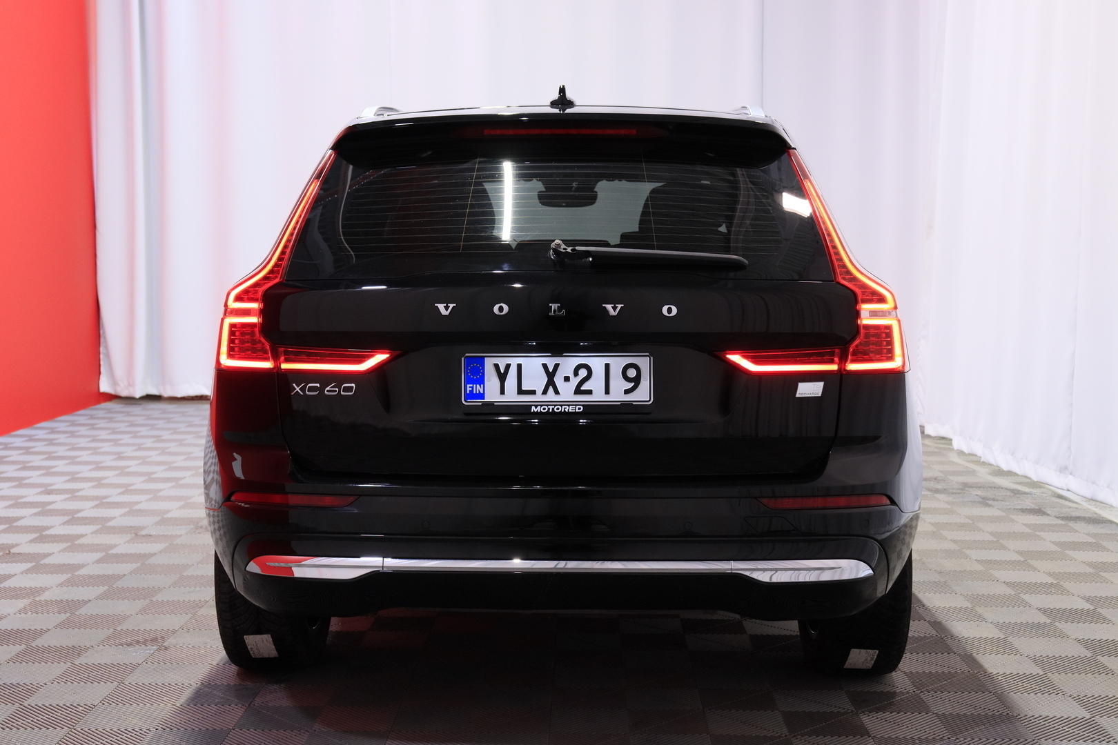 VOLVO XC60 2023