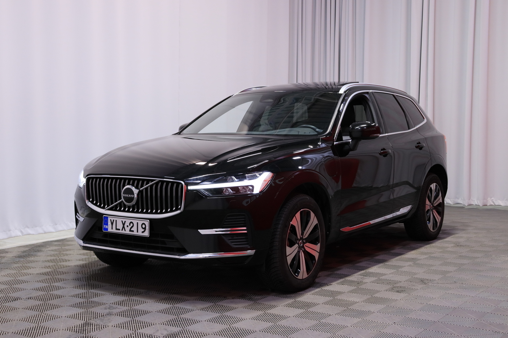 VOLVO XC60 2023