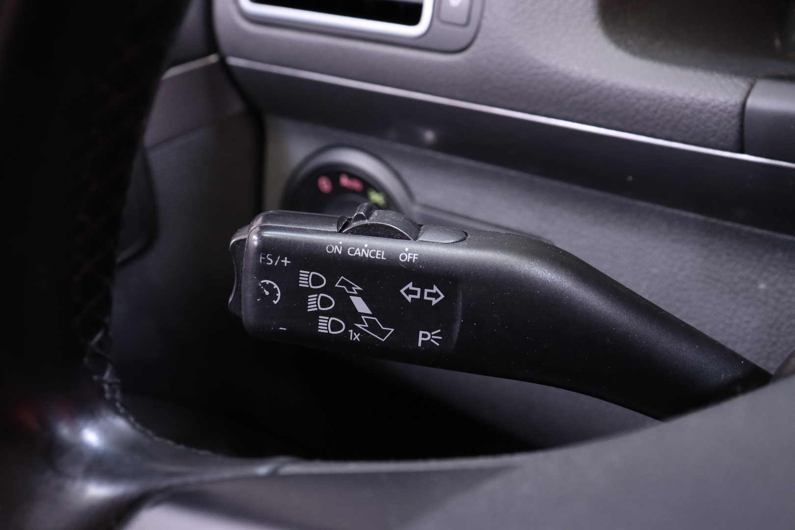 VOLKSWAGEN Touran 2010