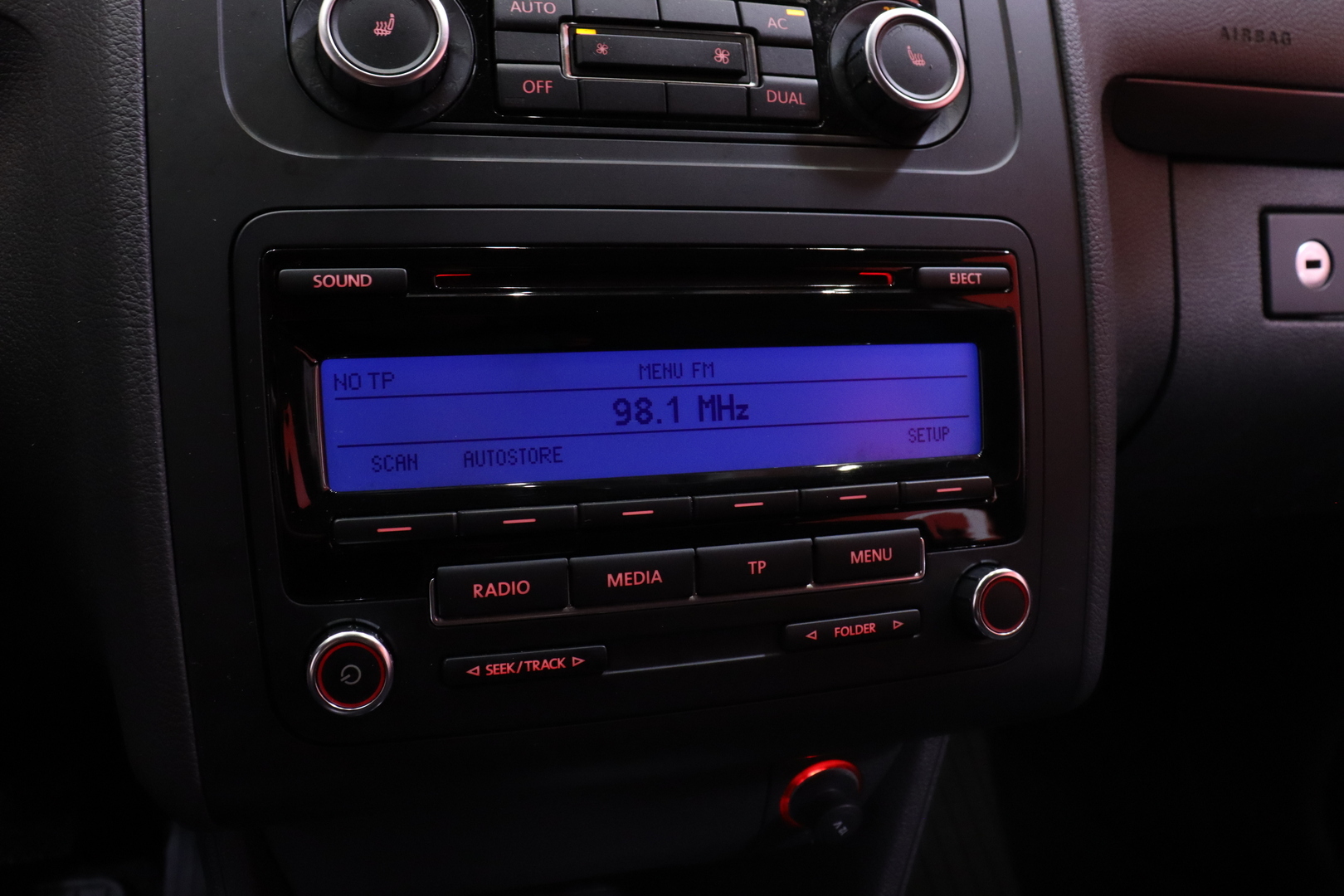 VOLKSWAGEN Touran 2010