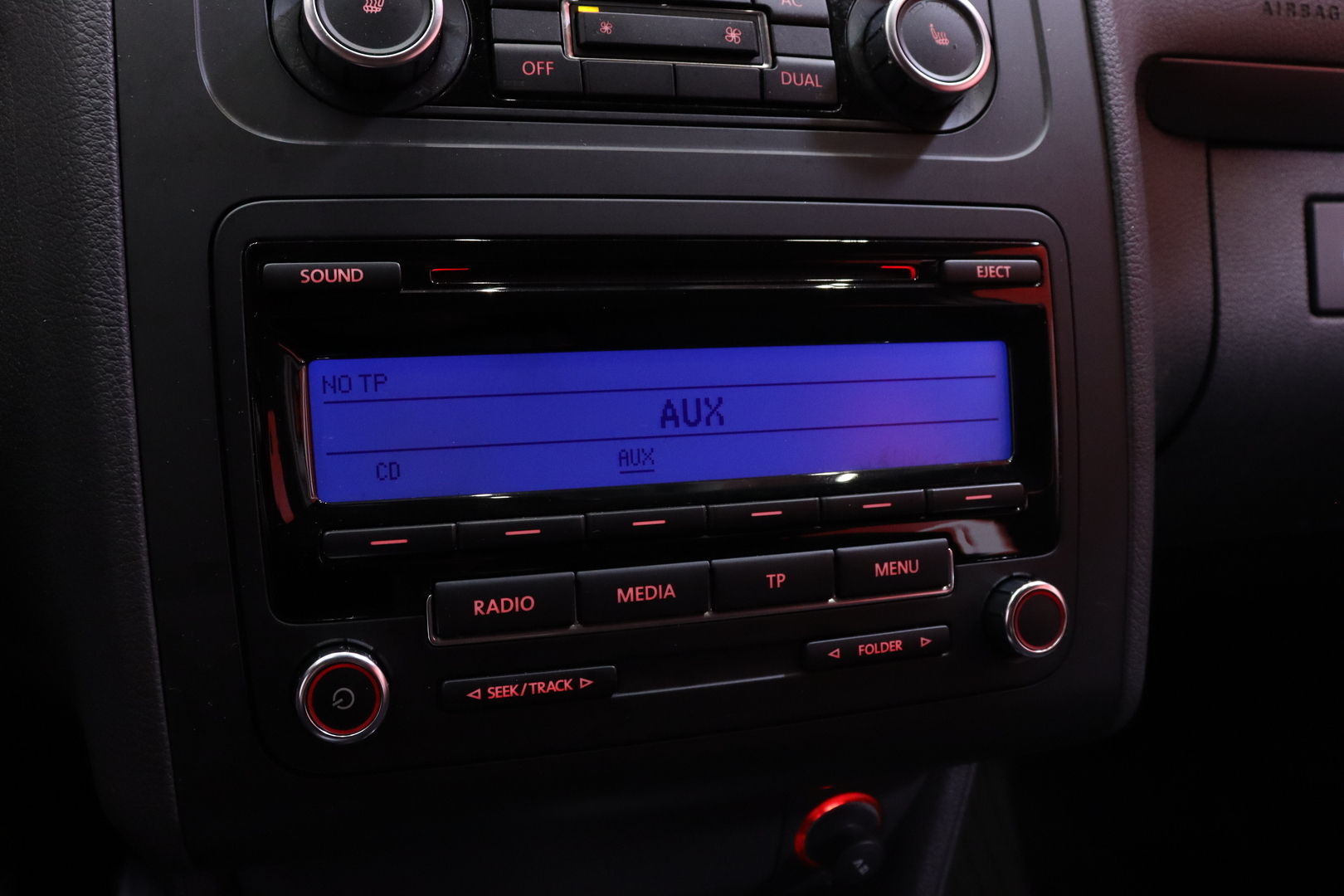 VOLKSWAGEN Touran 2010