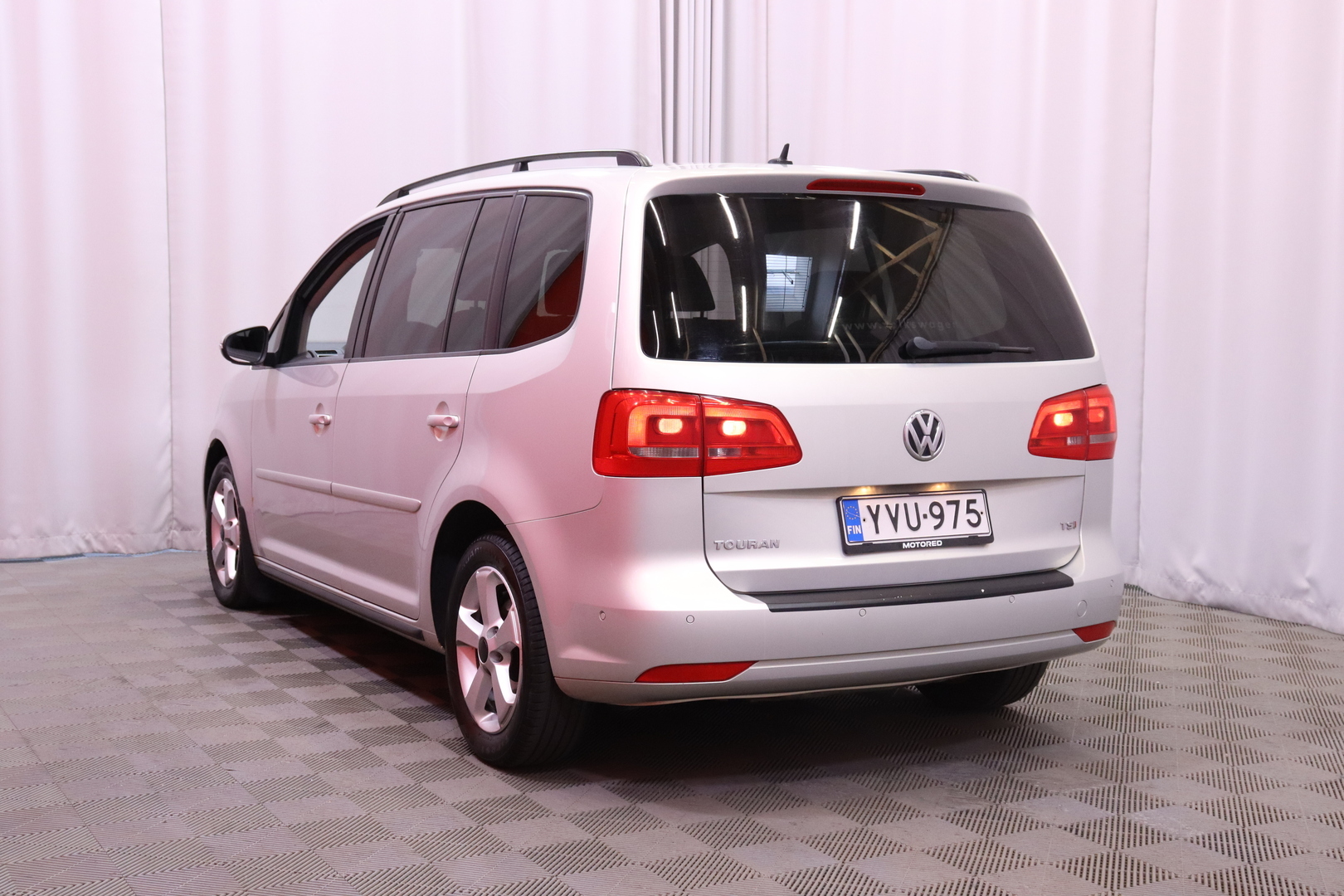 VOLKSWAGEN Touran 2010