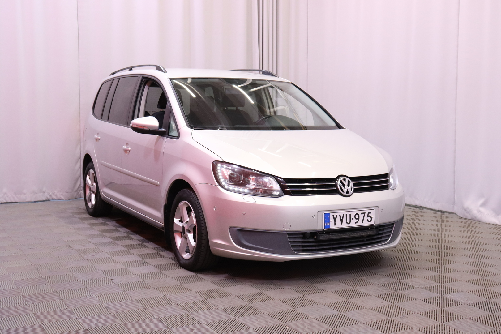 VOLKSWAGEN Touran 2010