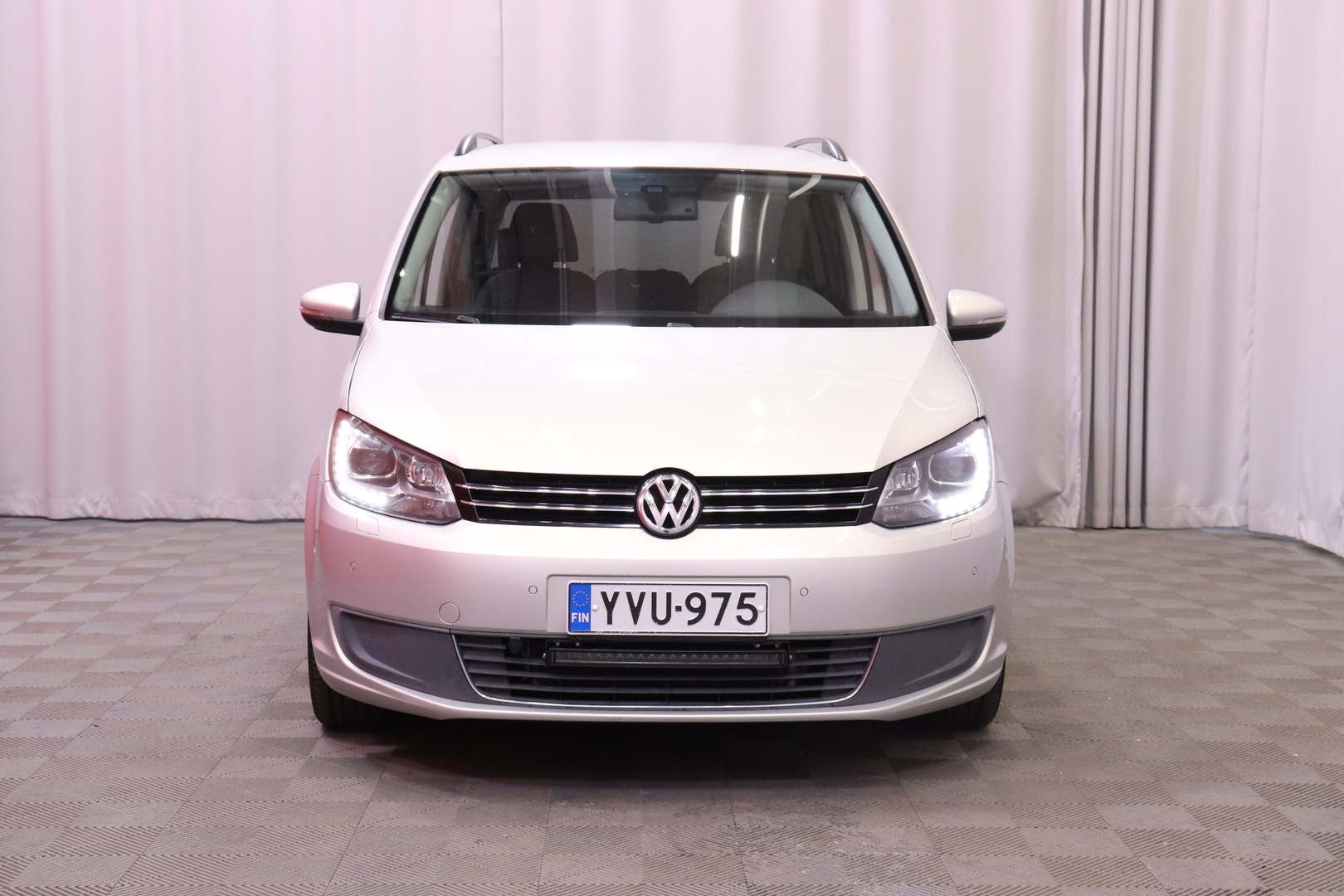 VOLKSWAGEN Touran 2010