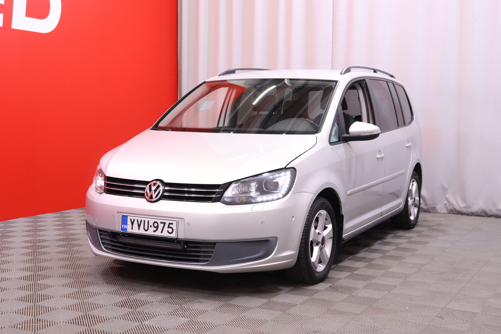 VOLKSWAGEN Touran 2010