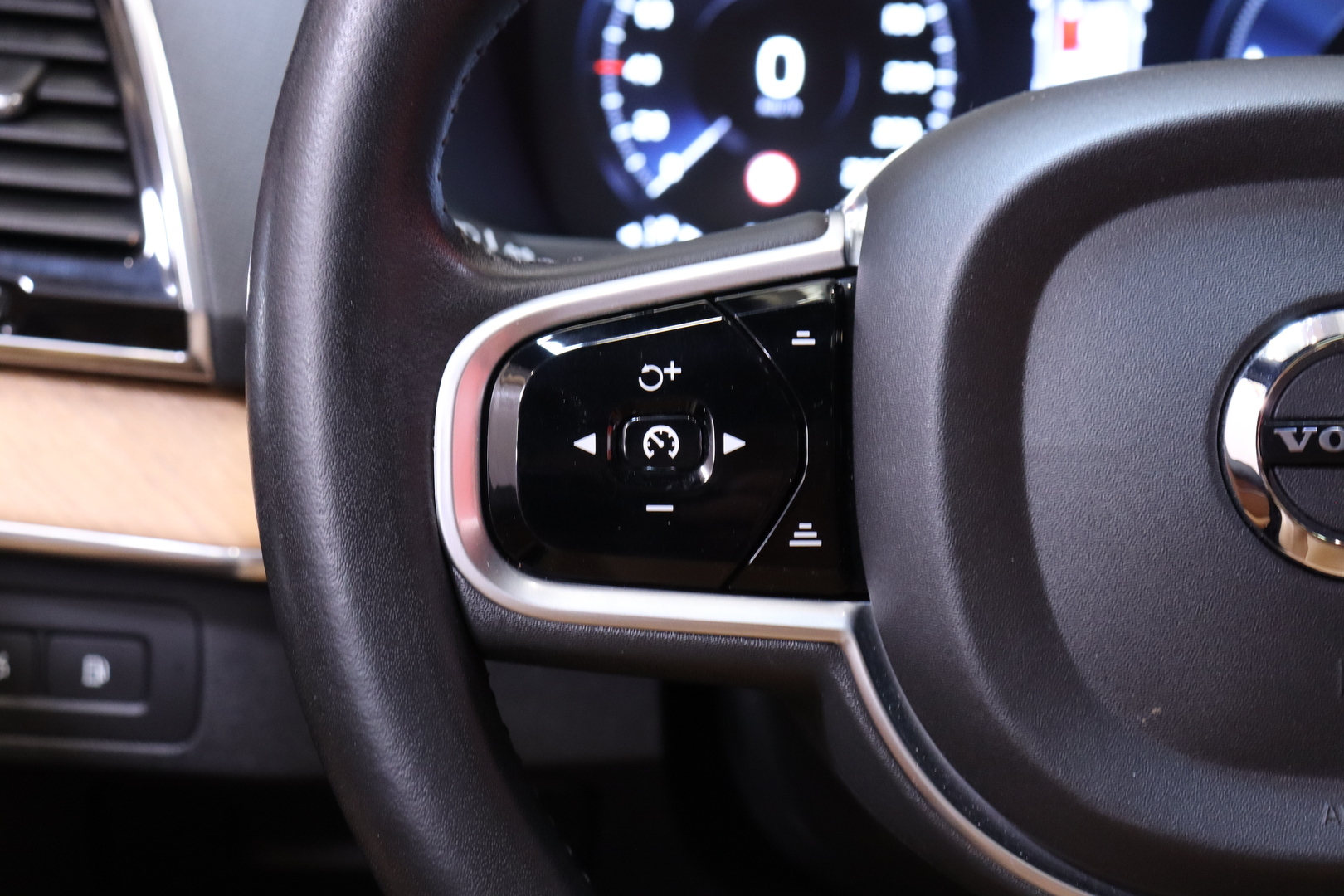 VOLVO XC90 2018