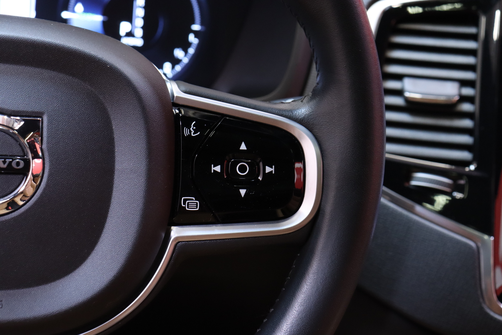 VOLVO XC90 2018