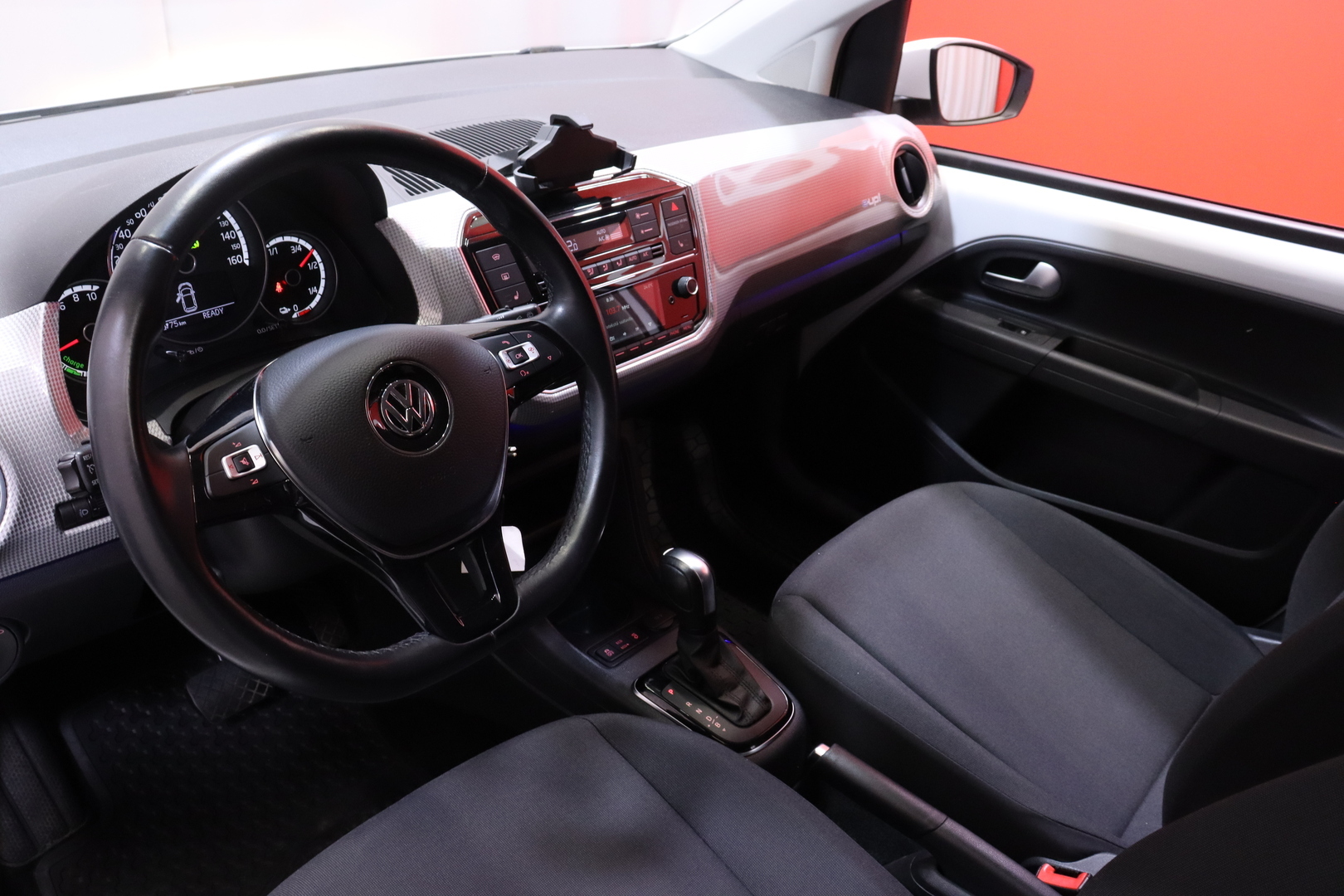 VOLKSWAGEN up! 2019