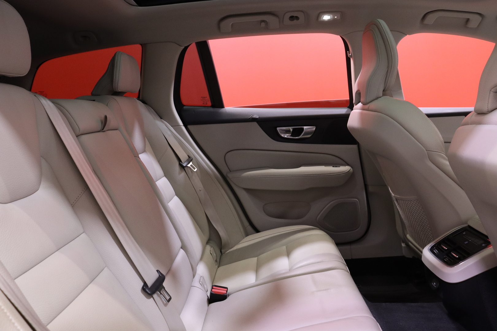 VOLVO V60 Cross Country 2023