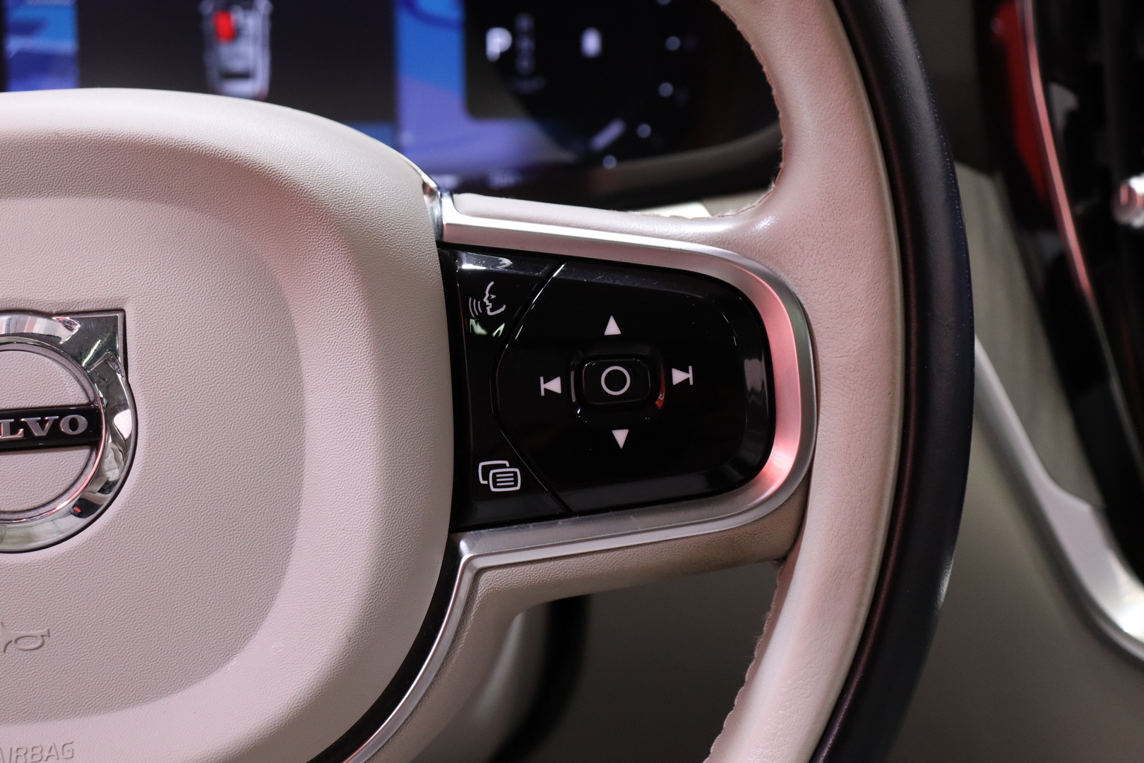VOLVO V60 Cross Country 2023
