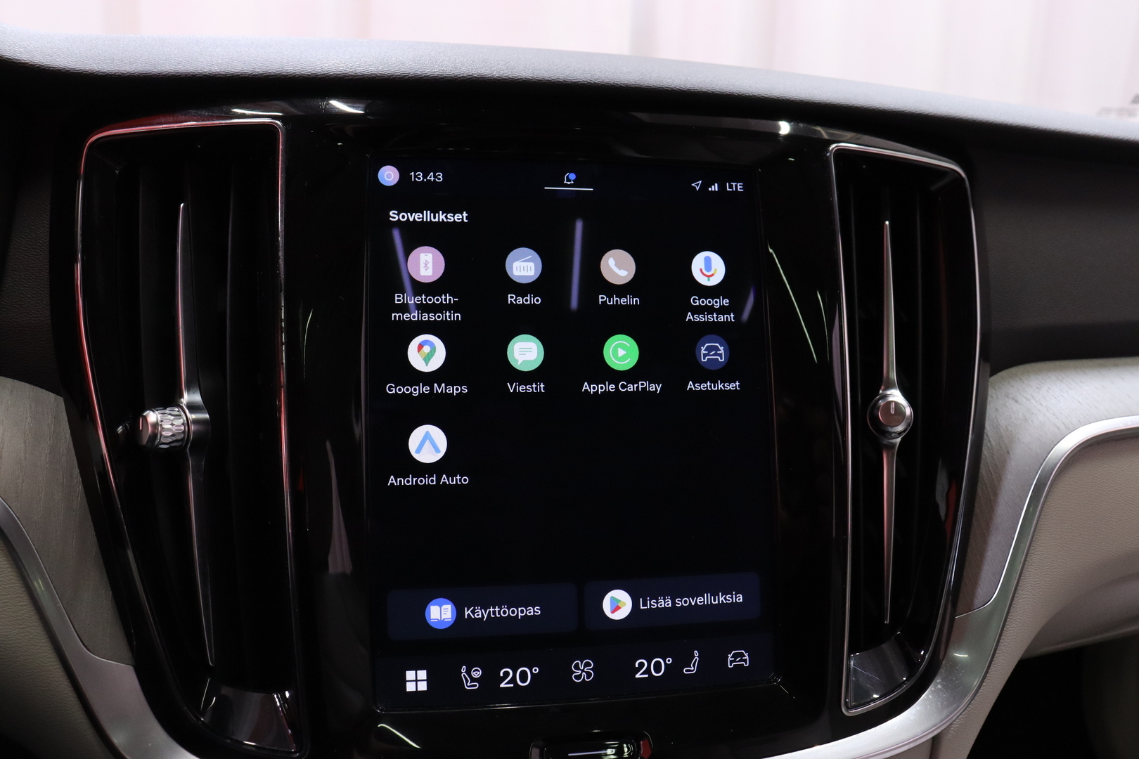 VOLVO V60 Cross Country 2023