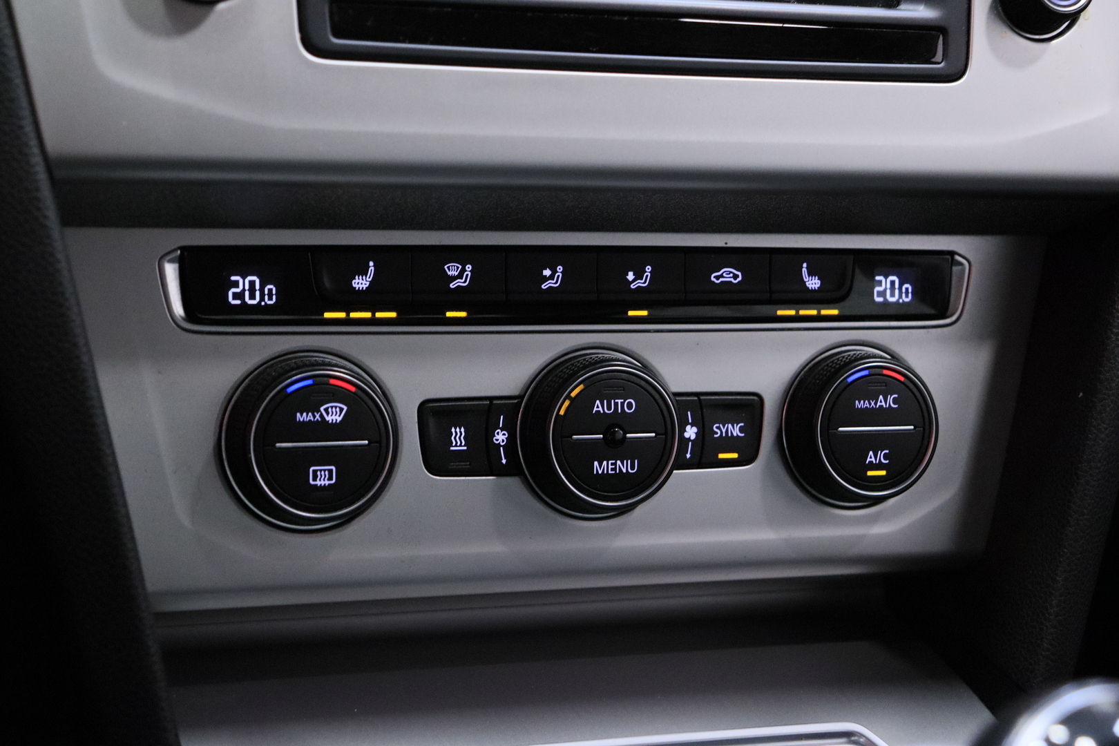 VOLKSWAGEN Passat 2017