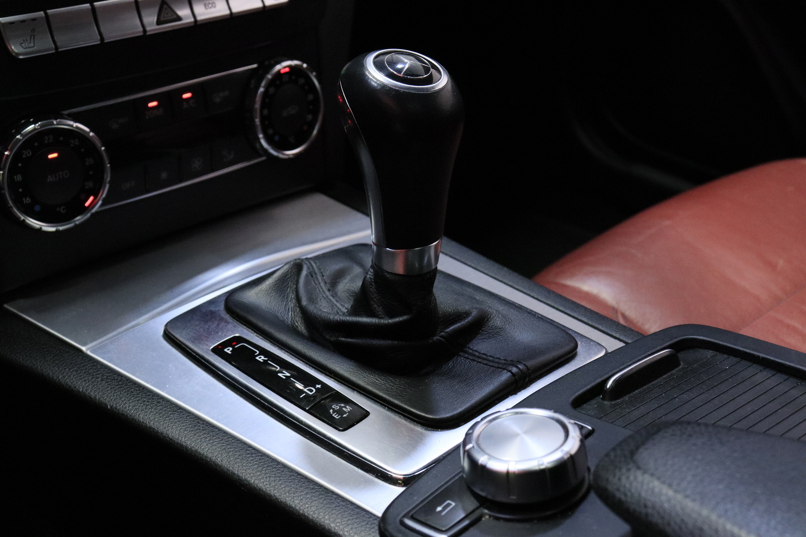 MERCEDES-BENZ C 2011