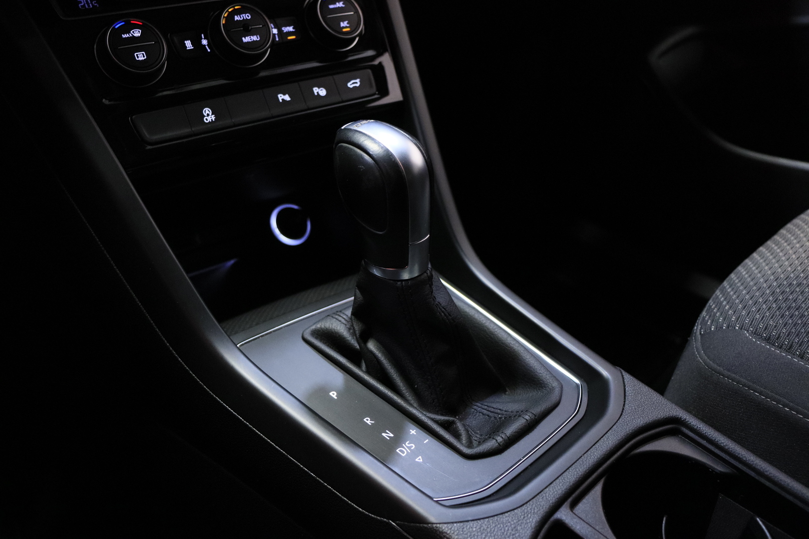 VOLKSWAGEN Touran 2018