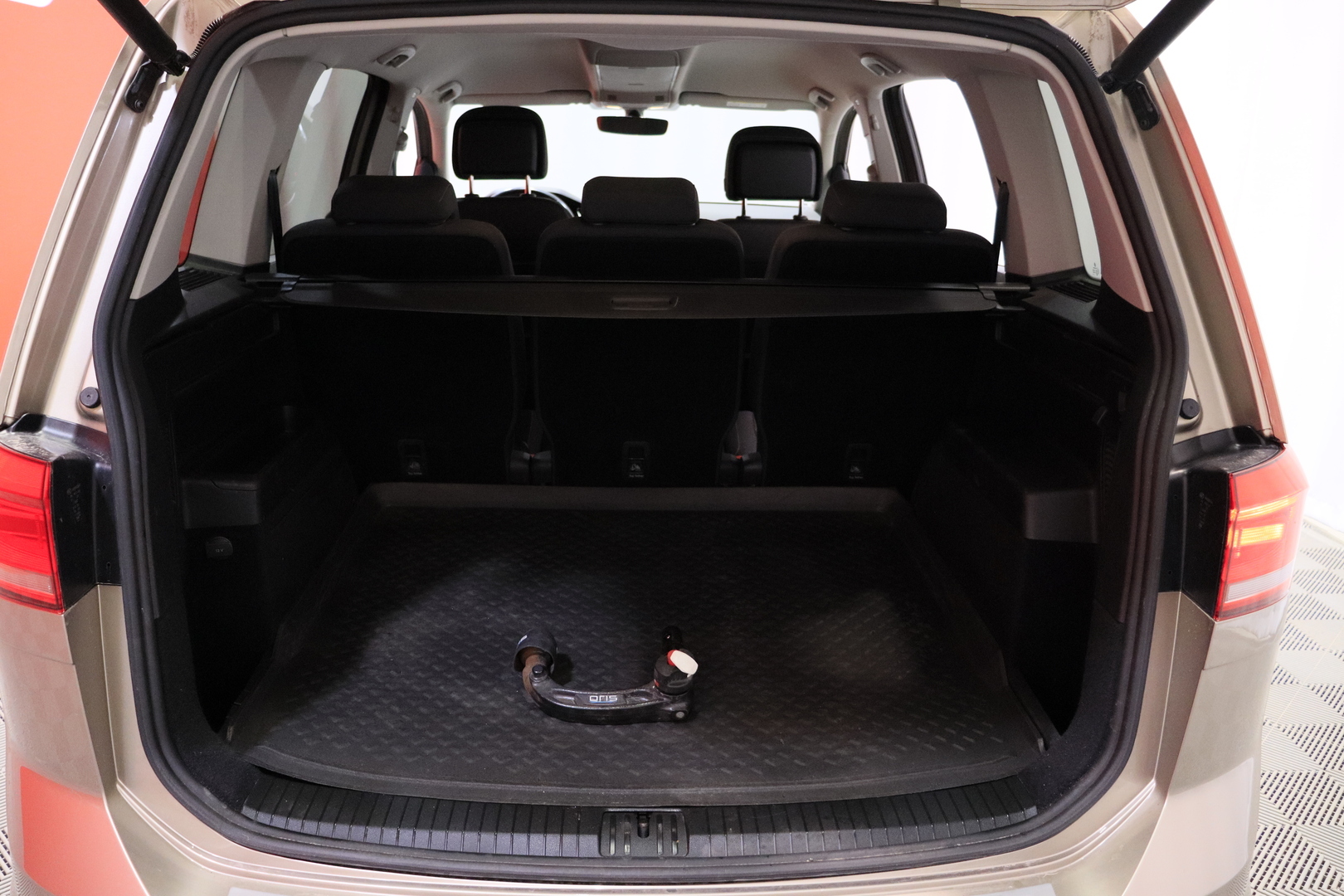 VOLKSWAGEN Touran 2018