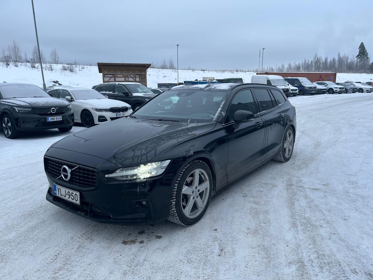 VOLVO V60 2022