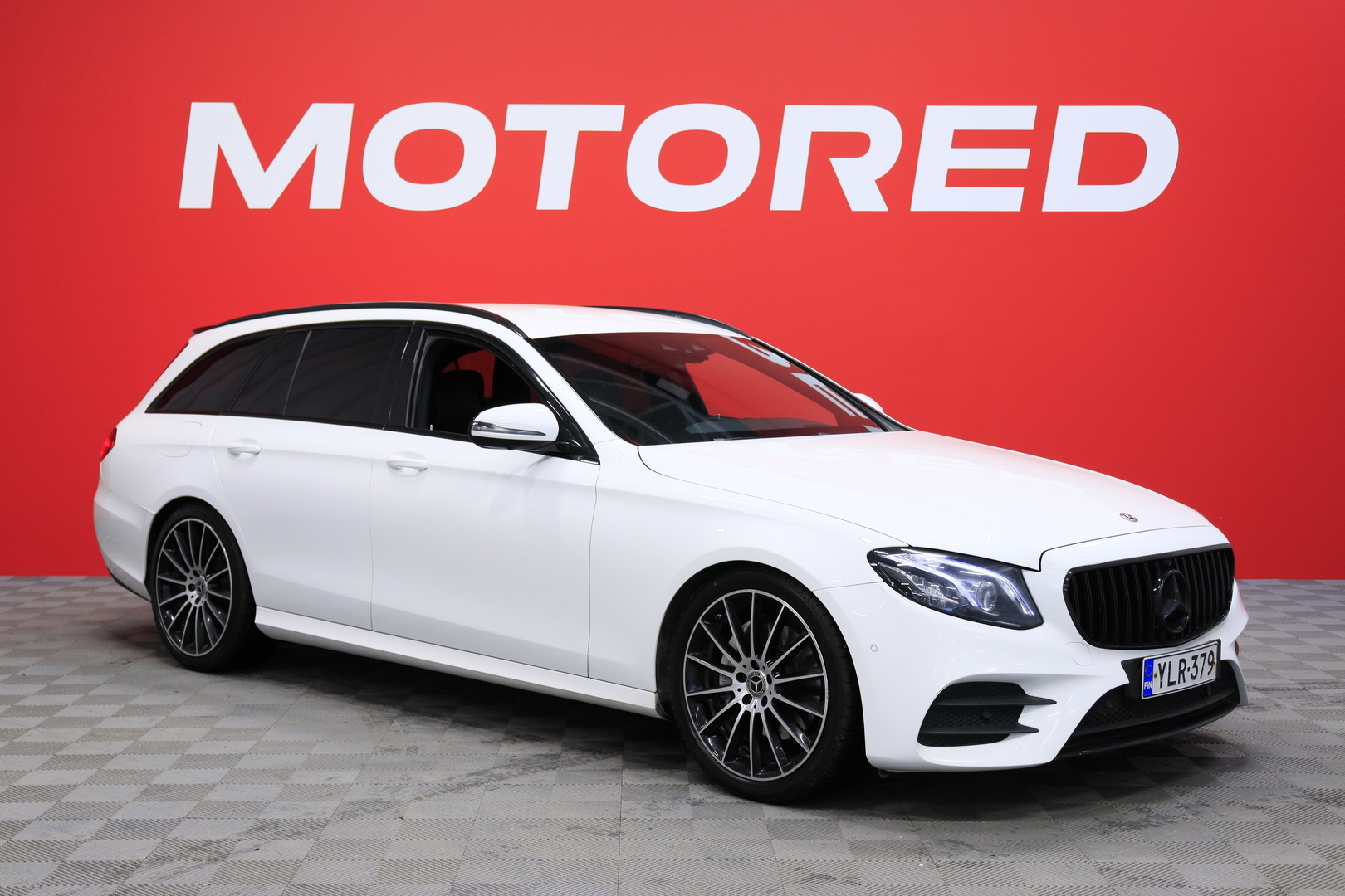 MERCEDES-BENZ E 2017