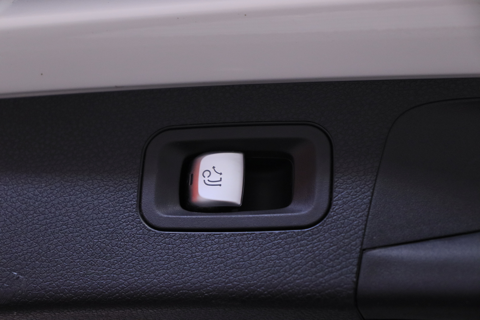 MERCEDES-BENZ E 2017