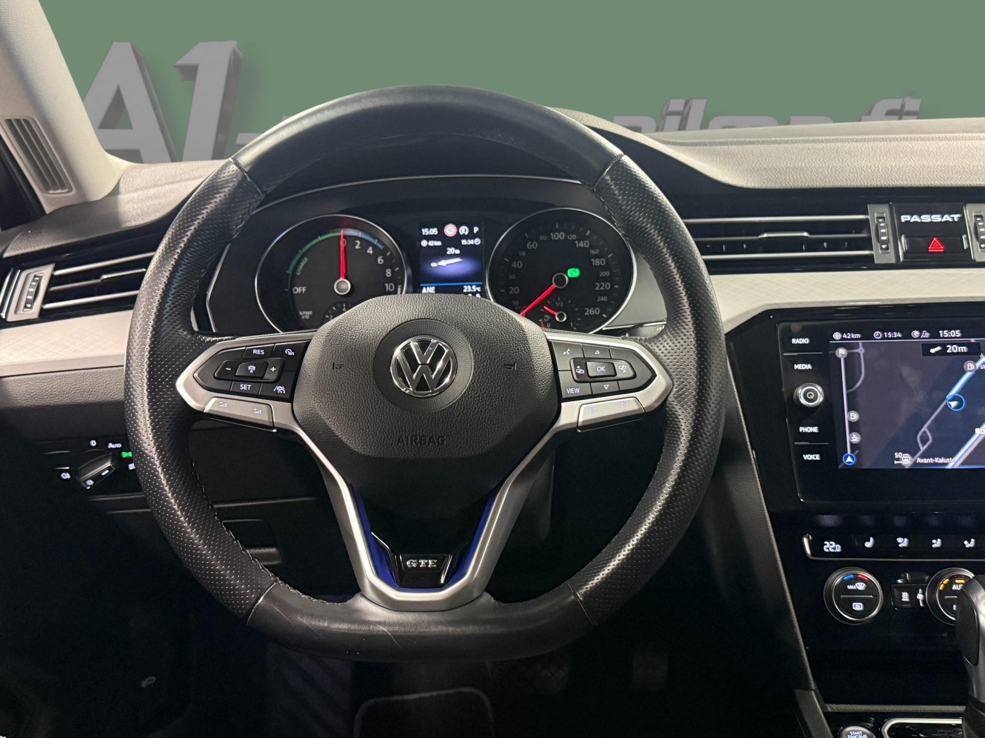 VOLKSWAGEN Passat 2019