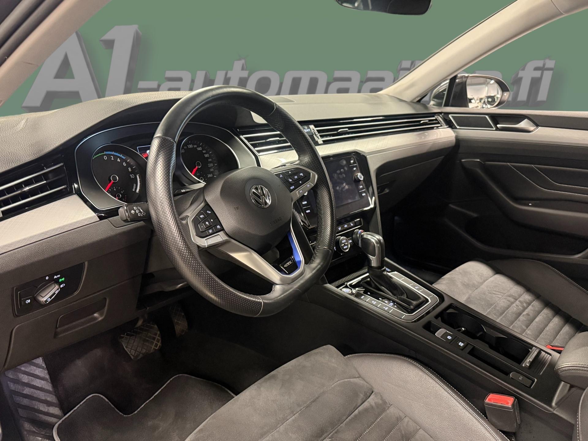 VOLKSWAGEN Passat 2019