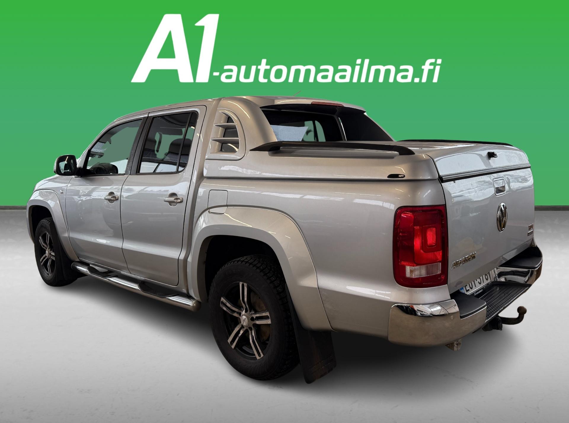 VOLKSWAGEN Amarok 2012