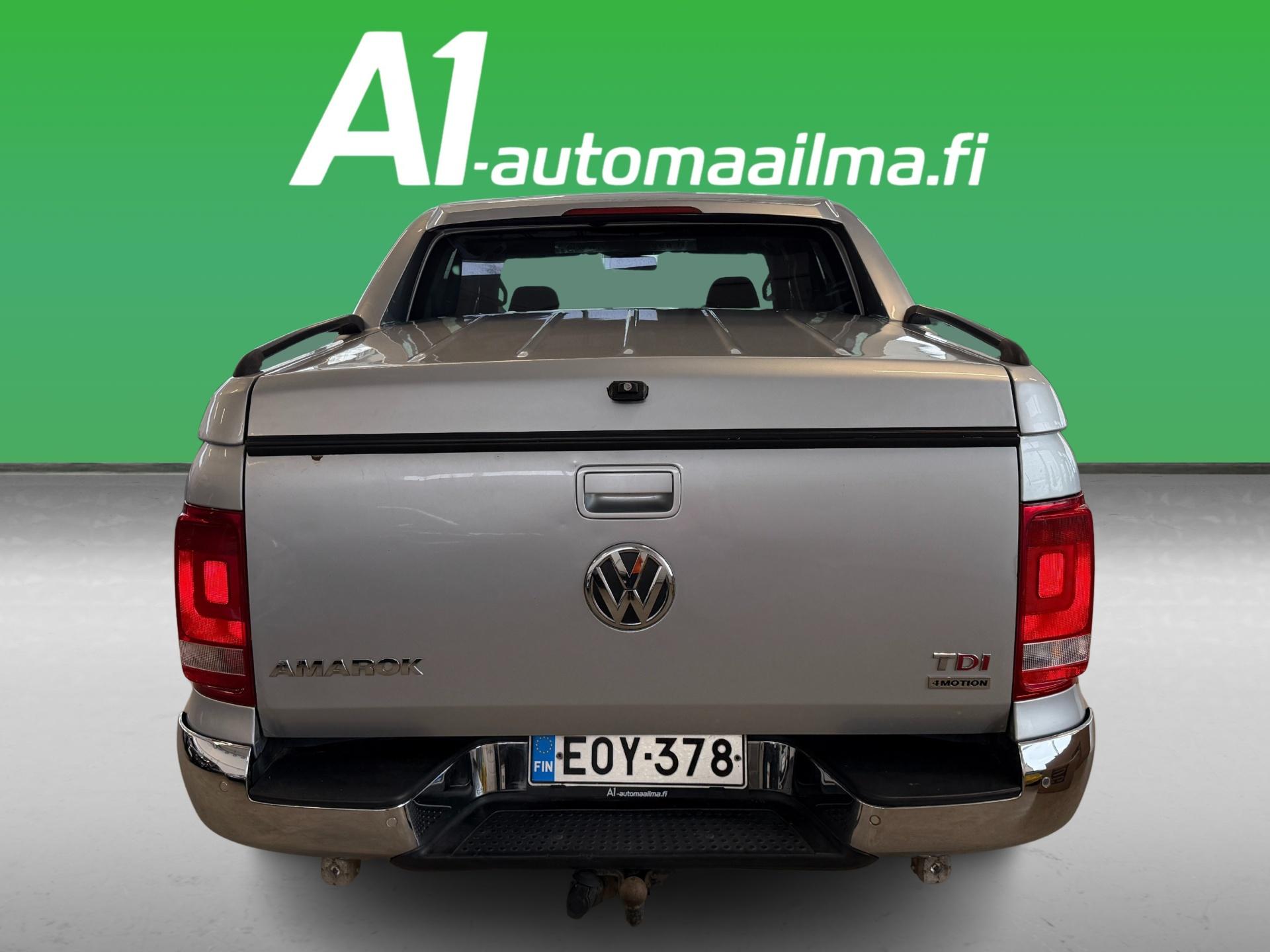 VOLKSWAGEN Amarok 2012