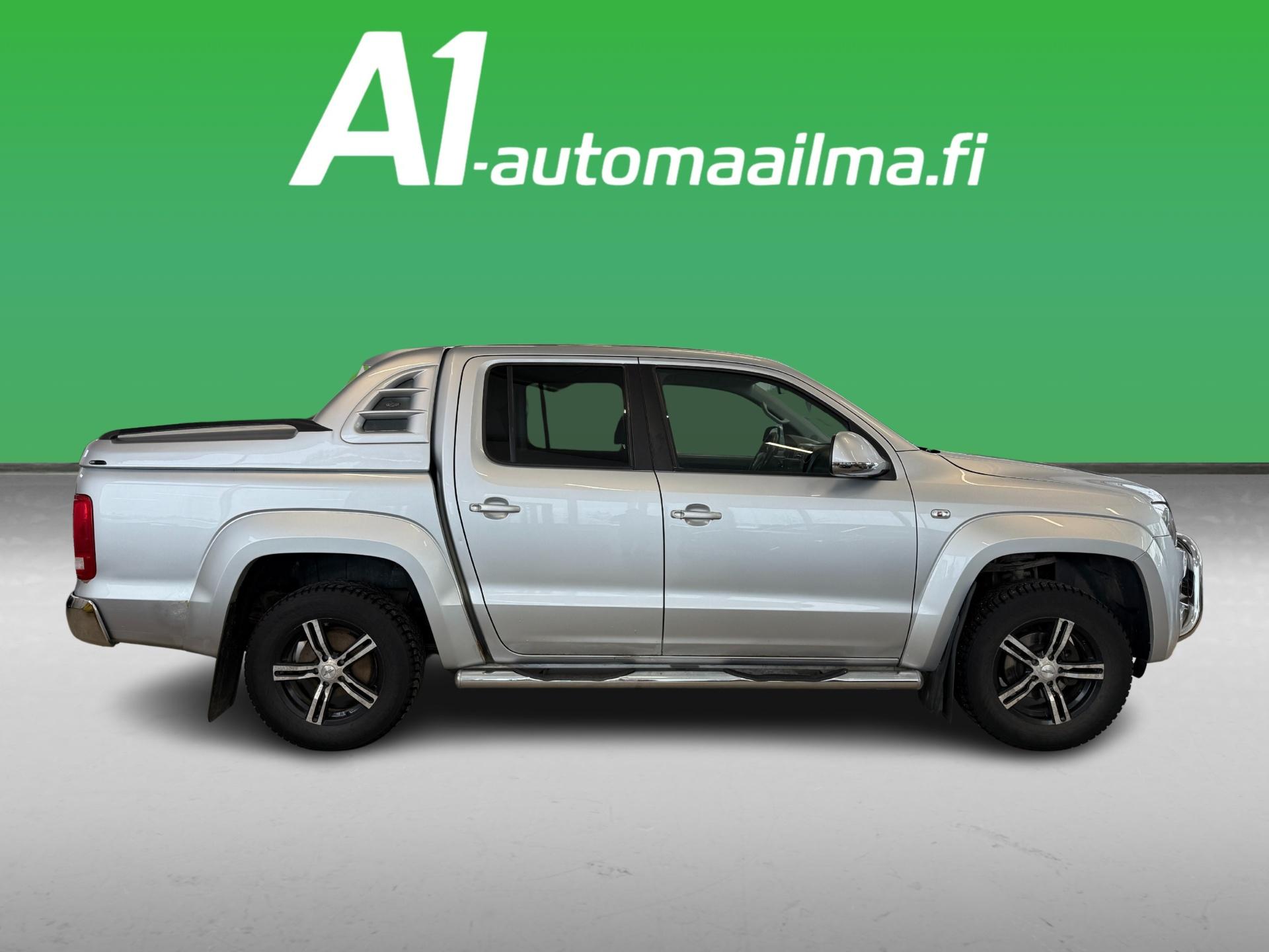 VOLKSWAGEN Amarok 2012