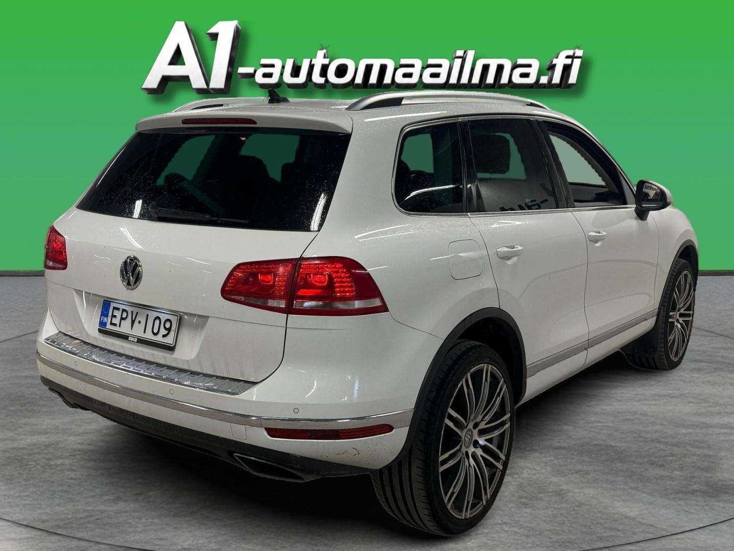VOLKSWAGEN Touareg 2014