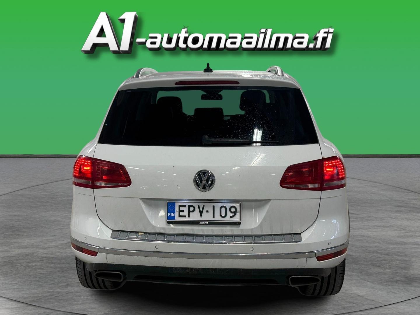 VOLKSWAGEN Touareg 2014