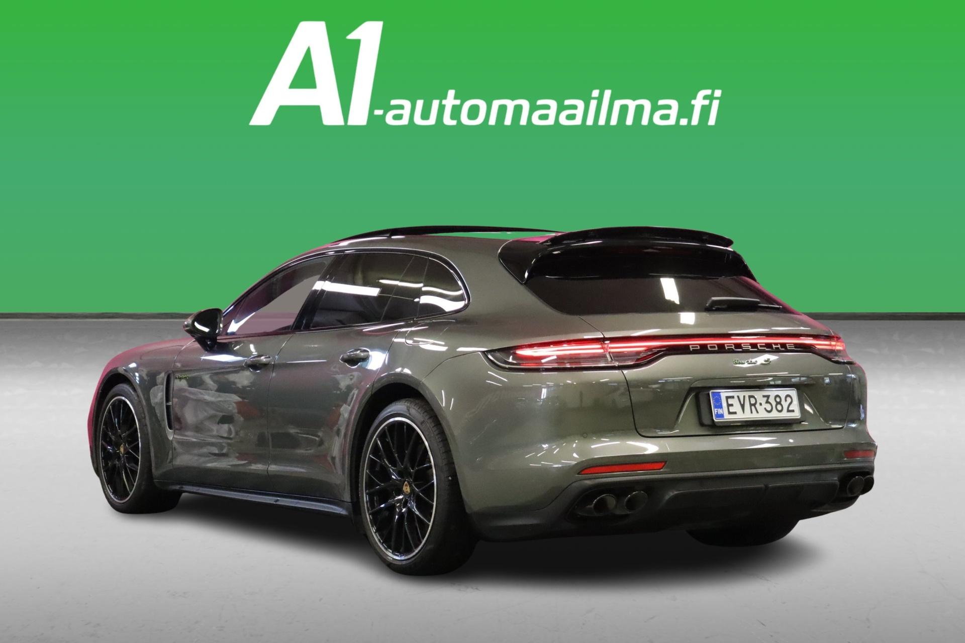 PORSCHE Panamera 2022