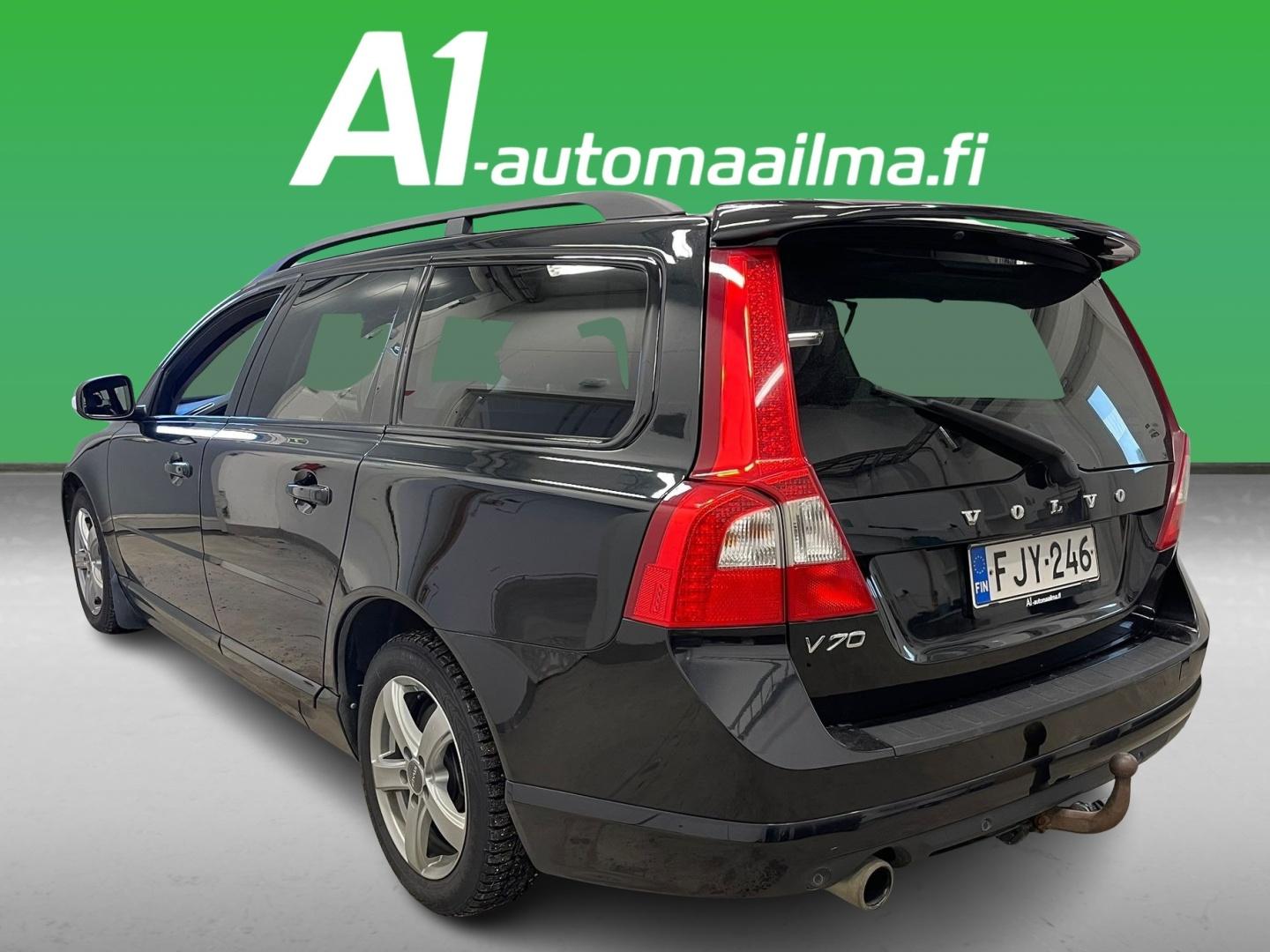 VOLVO V70 2011