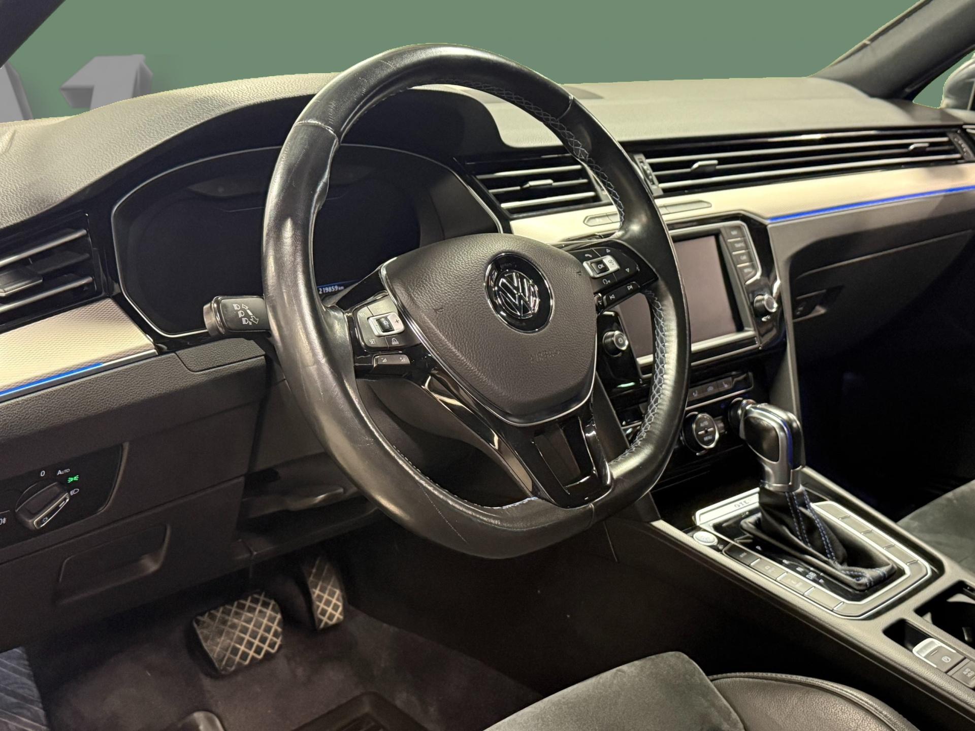 VOLKSWAGEN Passat 2016