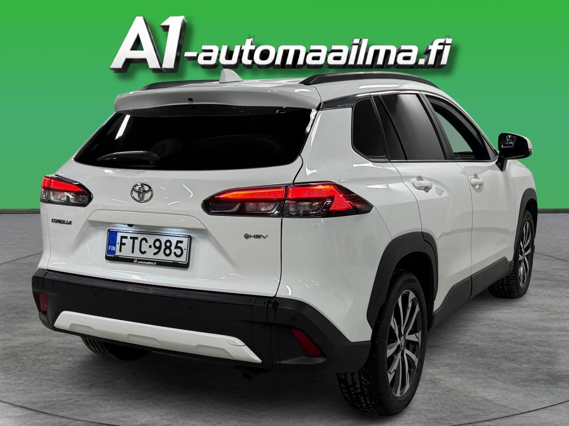 TOYOTA Corolla Cross 2024