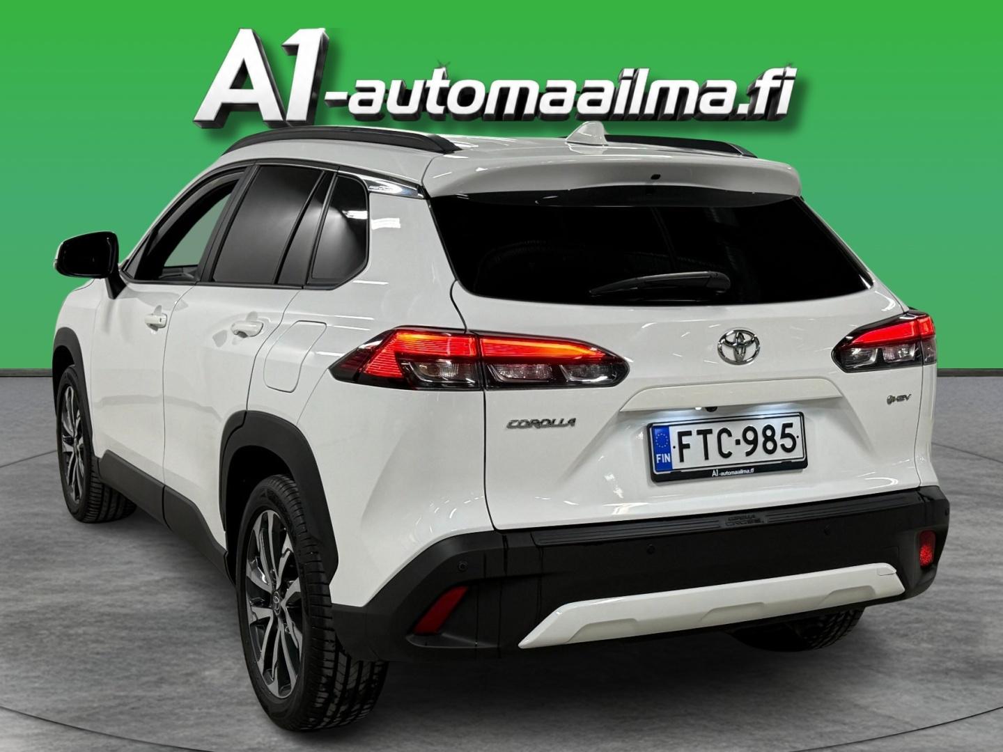 TOYOTA Corolla Cross 2024