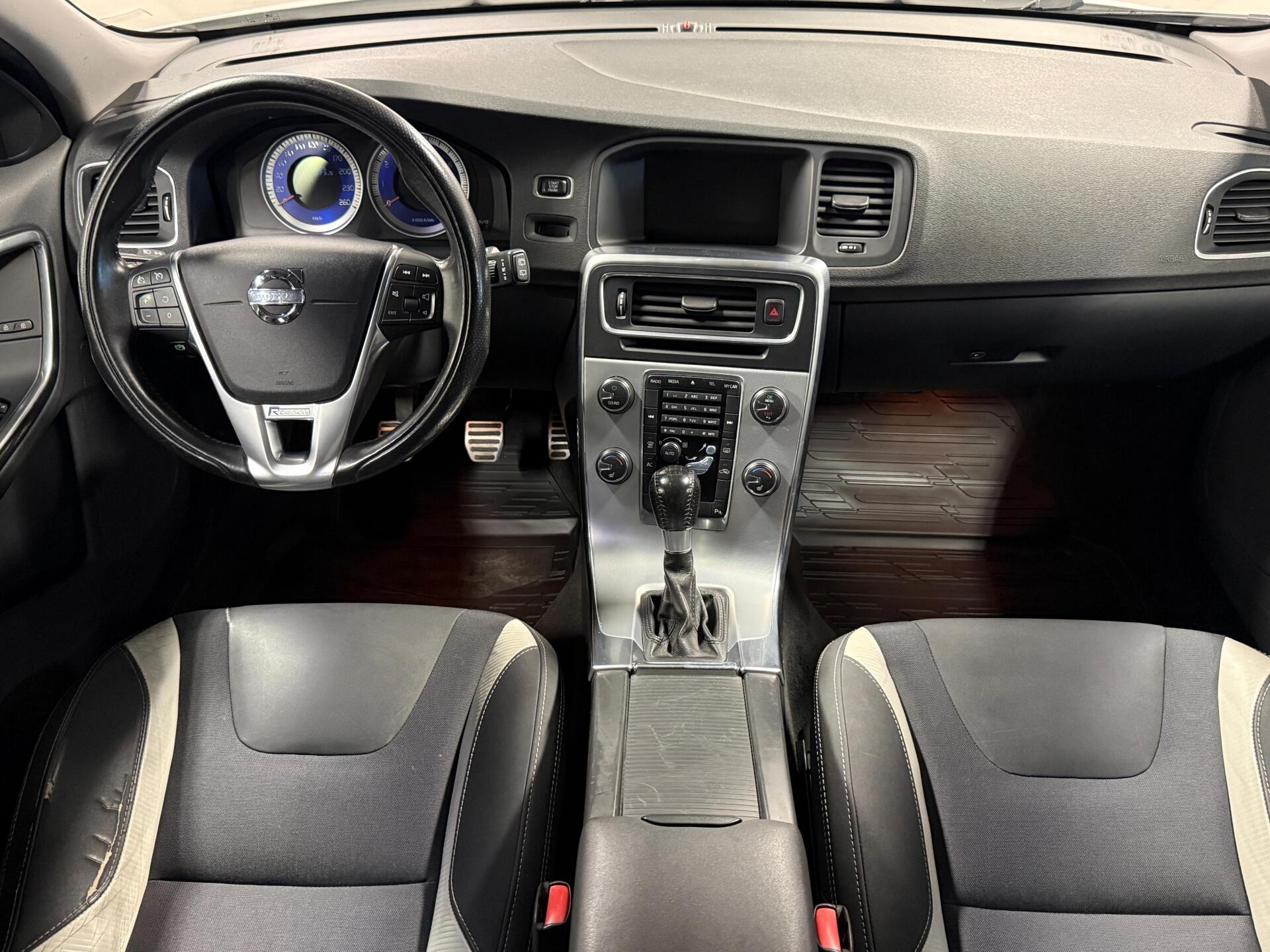 VOLVO V60 2011