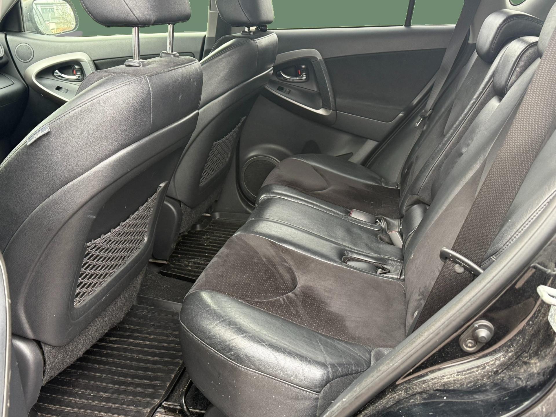 TOYOTA RAV4 2011
