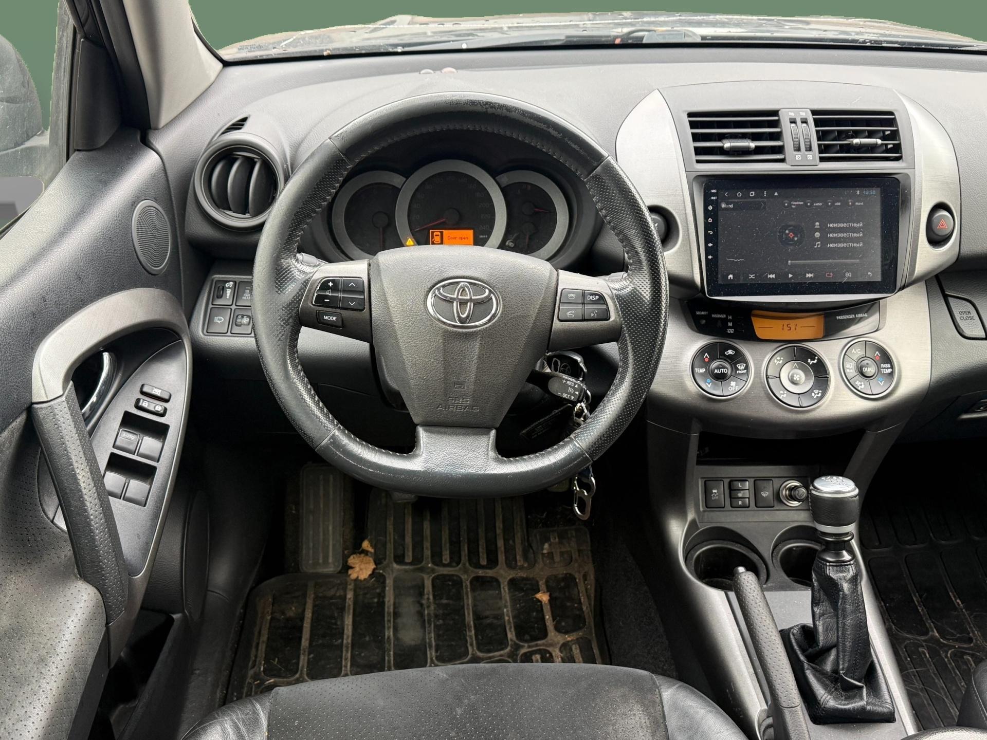TOYOTA RAV4 2011
