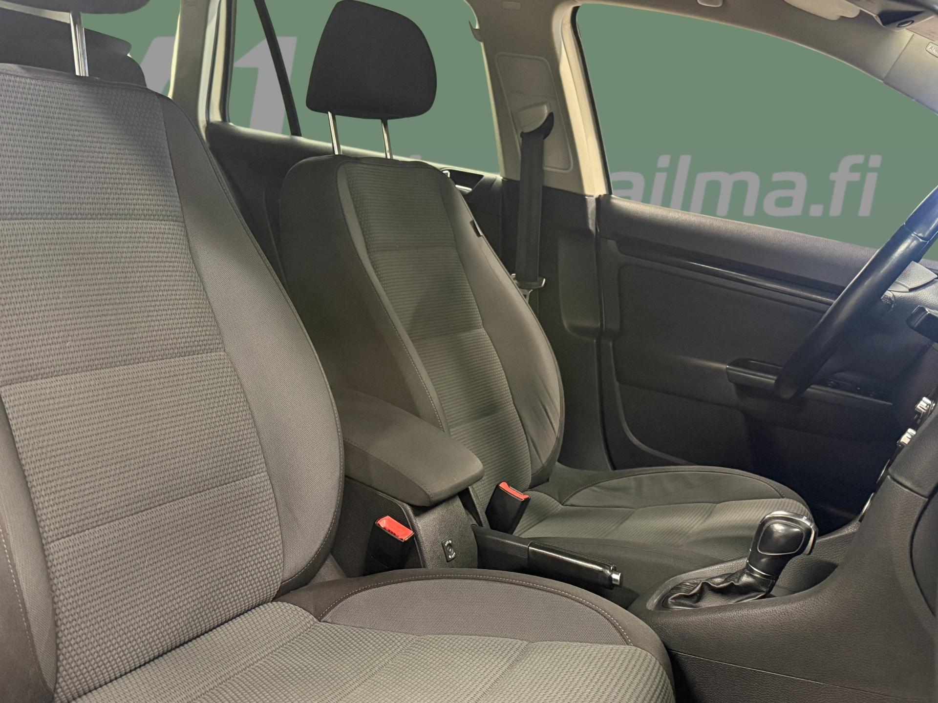 VOLKSWAGEN Golf 2013