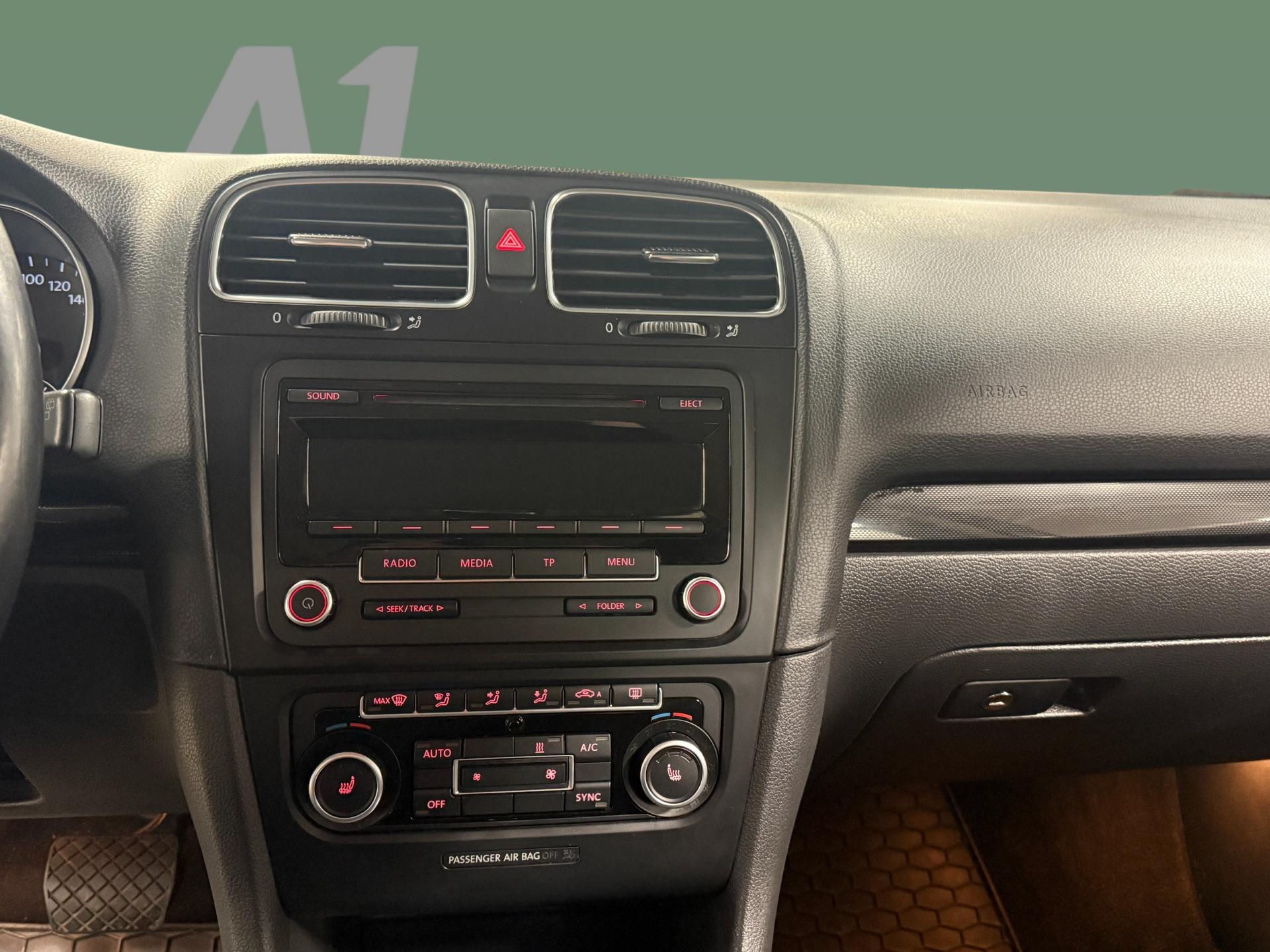 VOLKSWAGEN Golf 2013