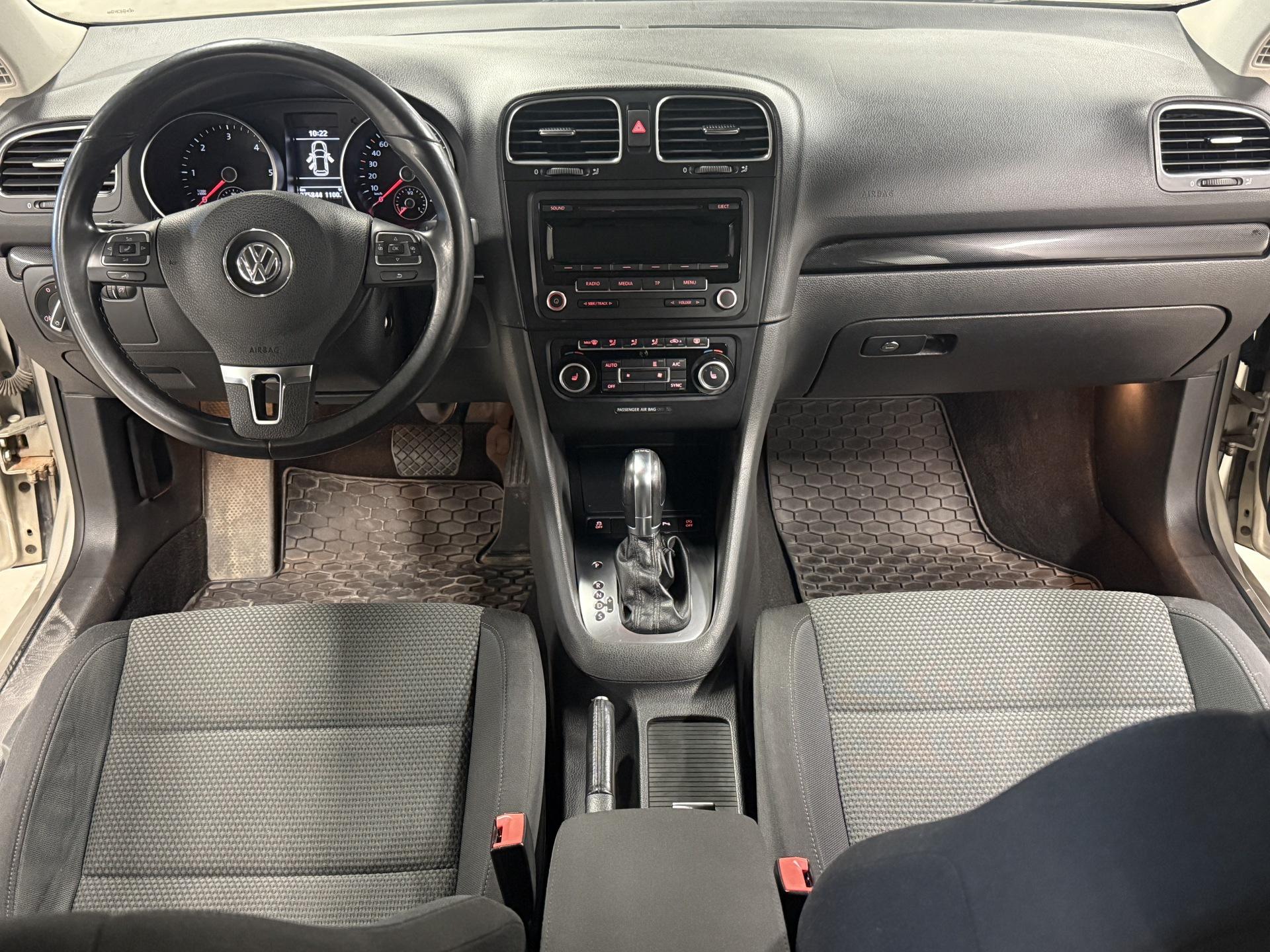 VOLKSWAGEN Golf 2013