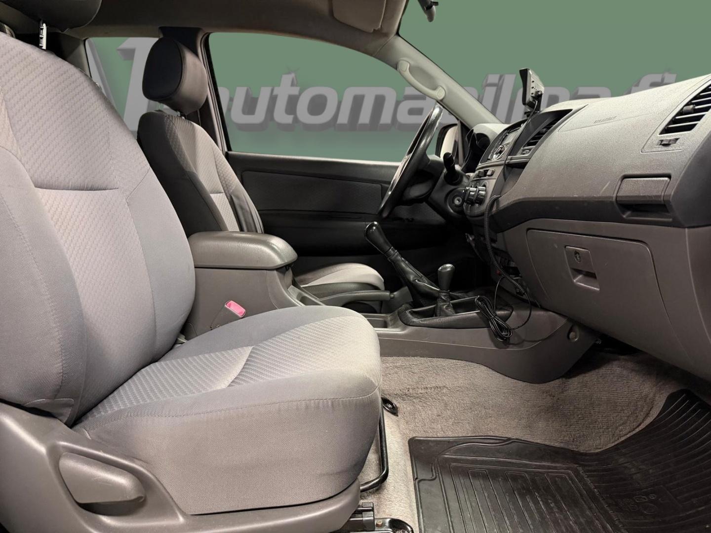 TOYOTA Hilux 2012