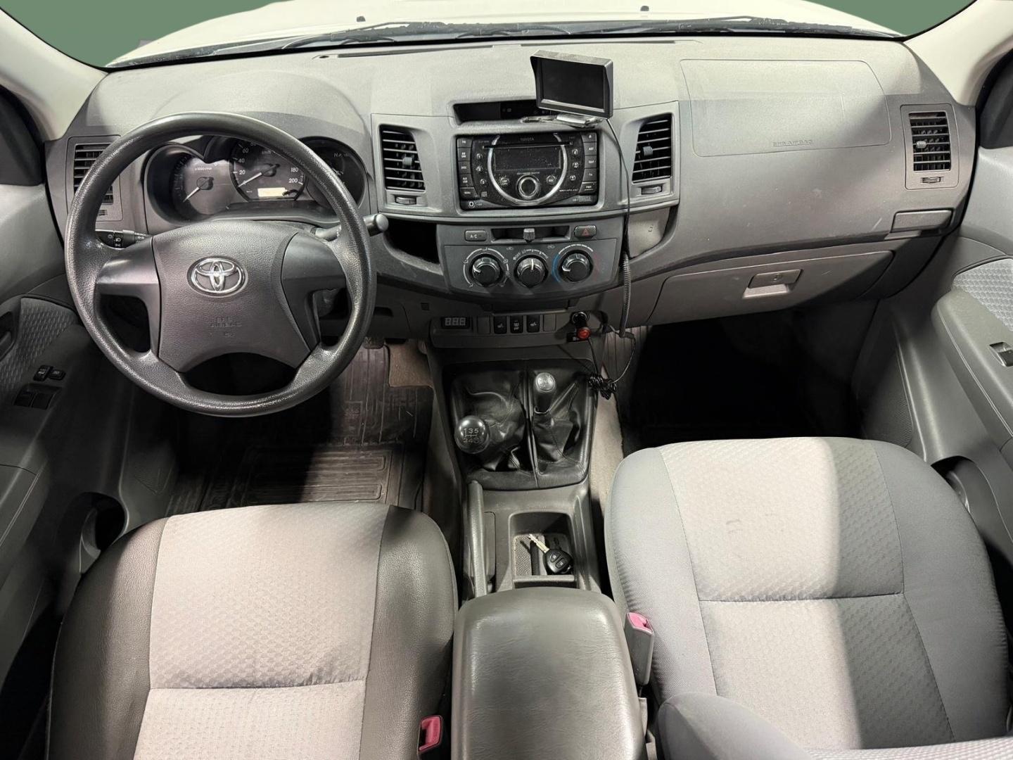 TOYOTA Hilux 2012