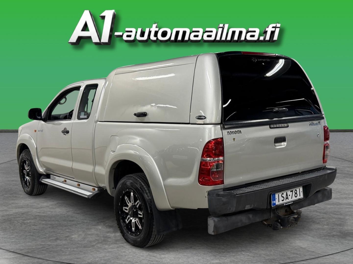 TOYOTA Hilux 2012